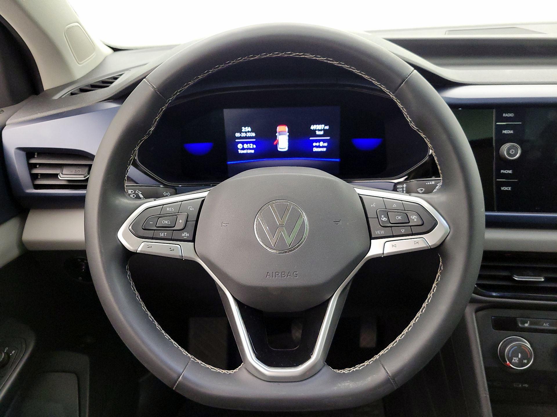 Thumbnail: 2022 Volkswagen Taos - 10