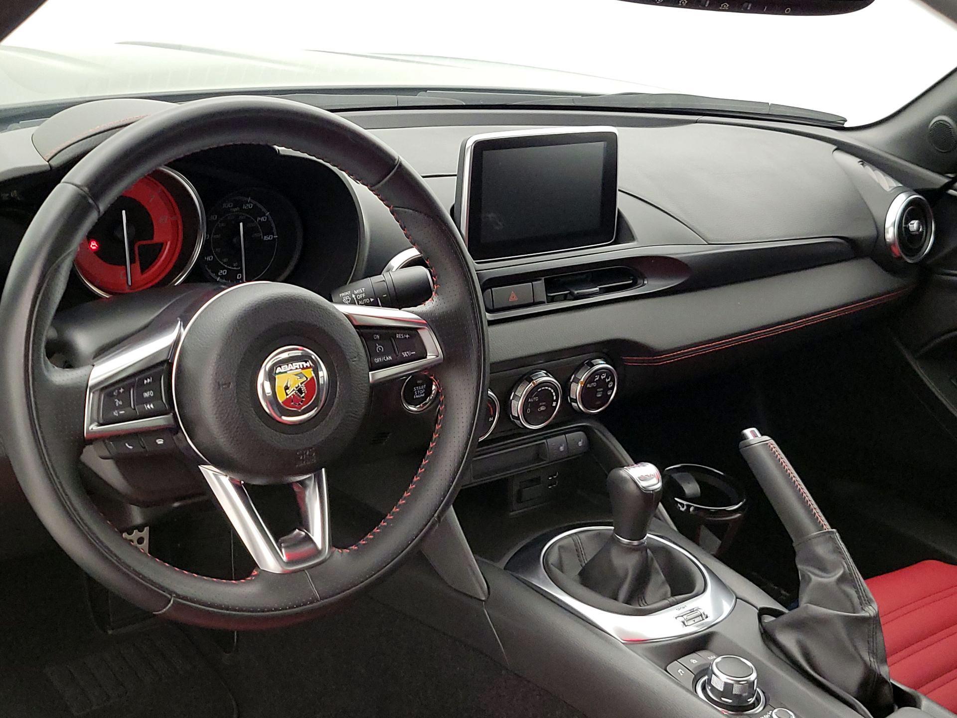 Thumbnail: 2018 Fiat 124 Spider - 9
