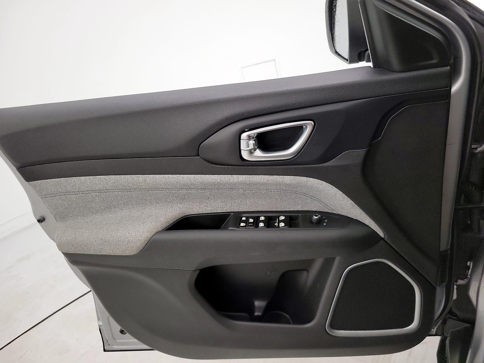 Thumbnail: 2022 Jeep Compass - 12
