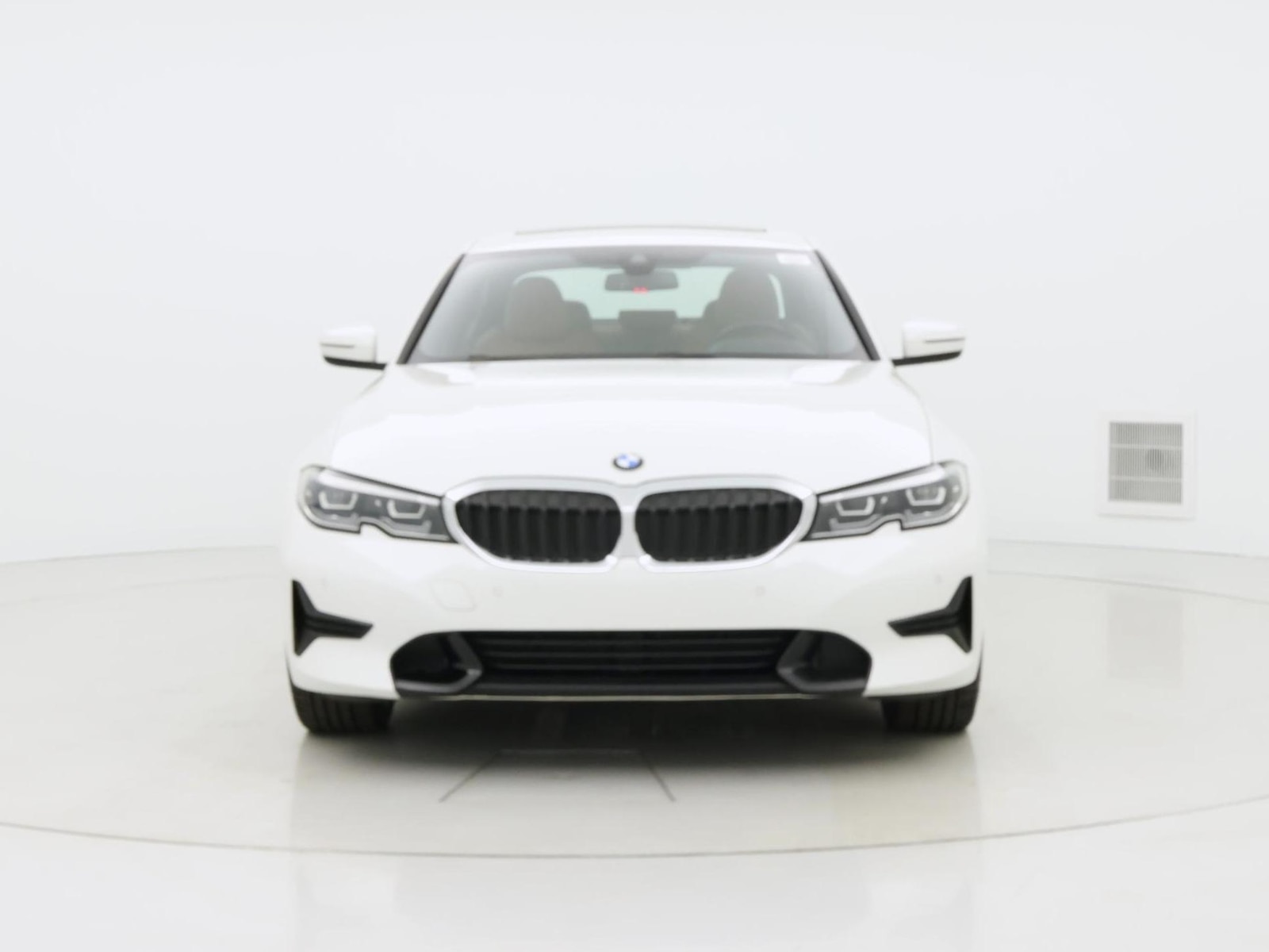 2022 BMW 3 Series 330i - Photo 6