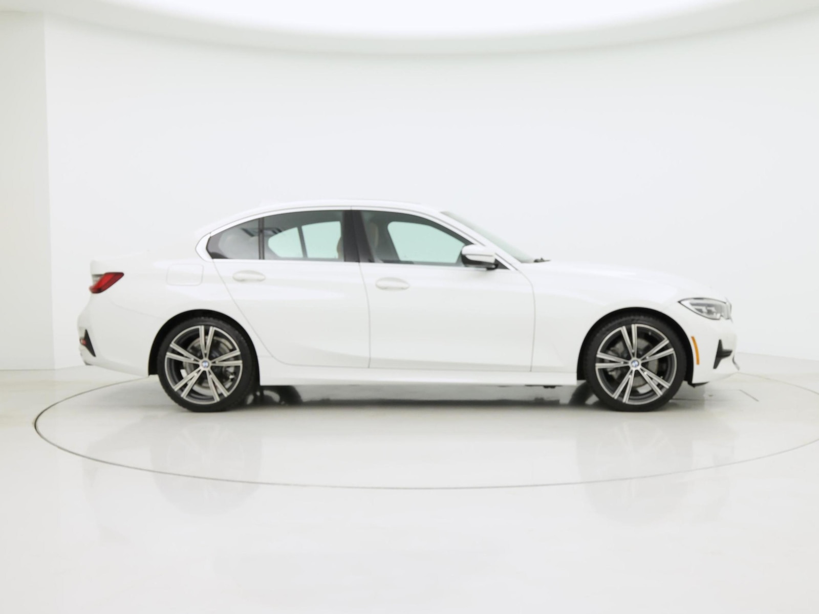 2022 BMW 3 Series 330i - Photo 8