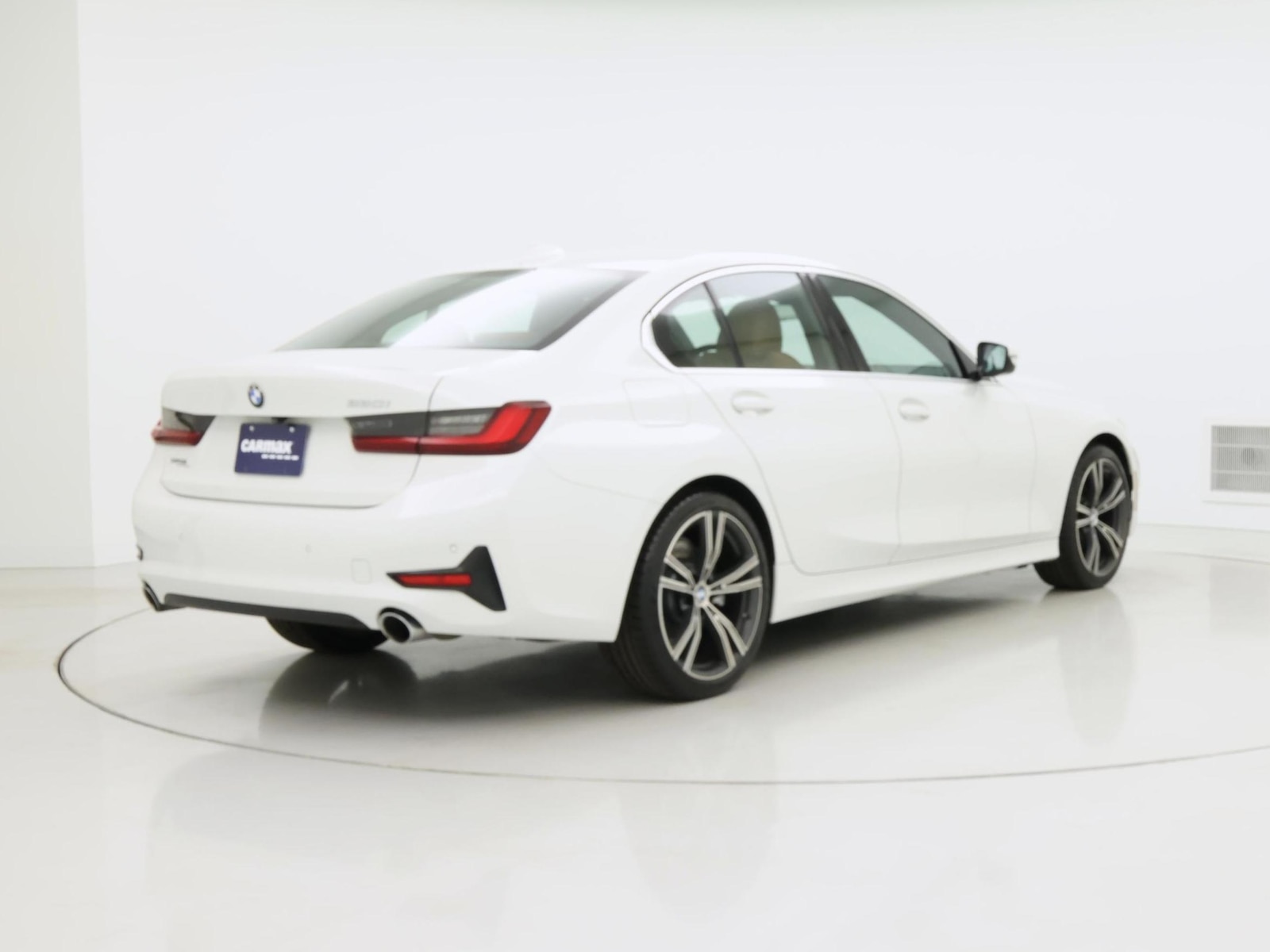 2022 BMW 3 Series 330i - Photo 9