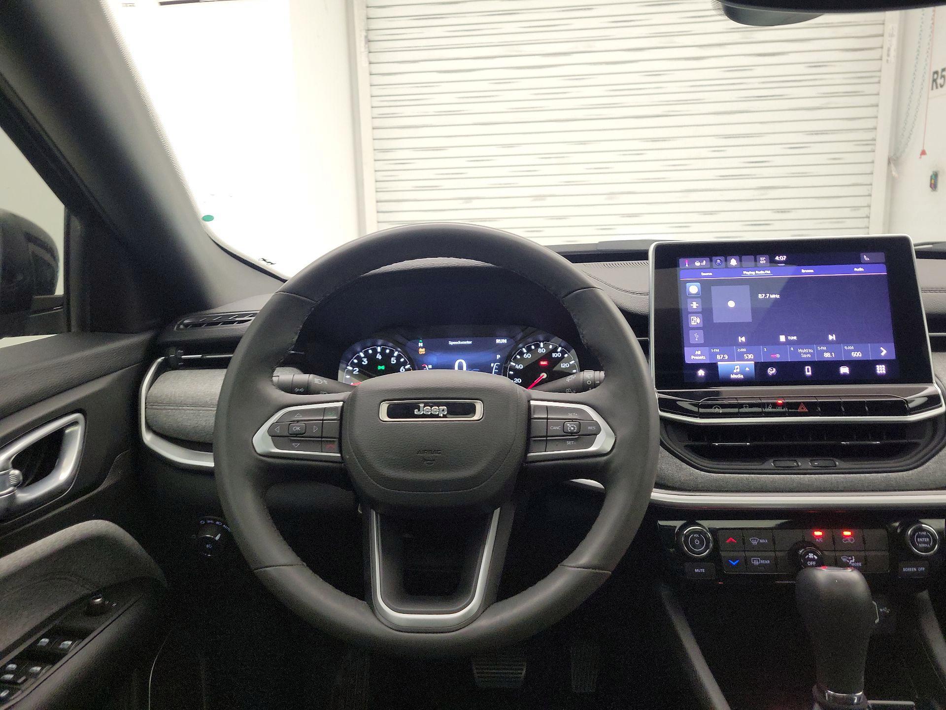 Thumbnail: 2023 Jeep Compass - 10
