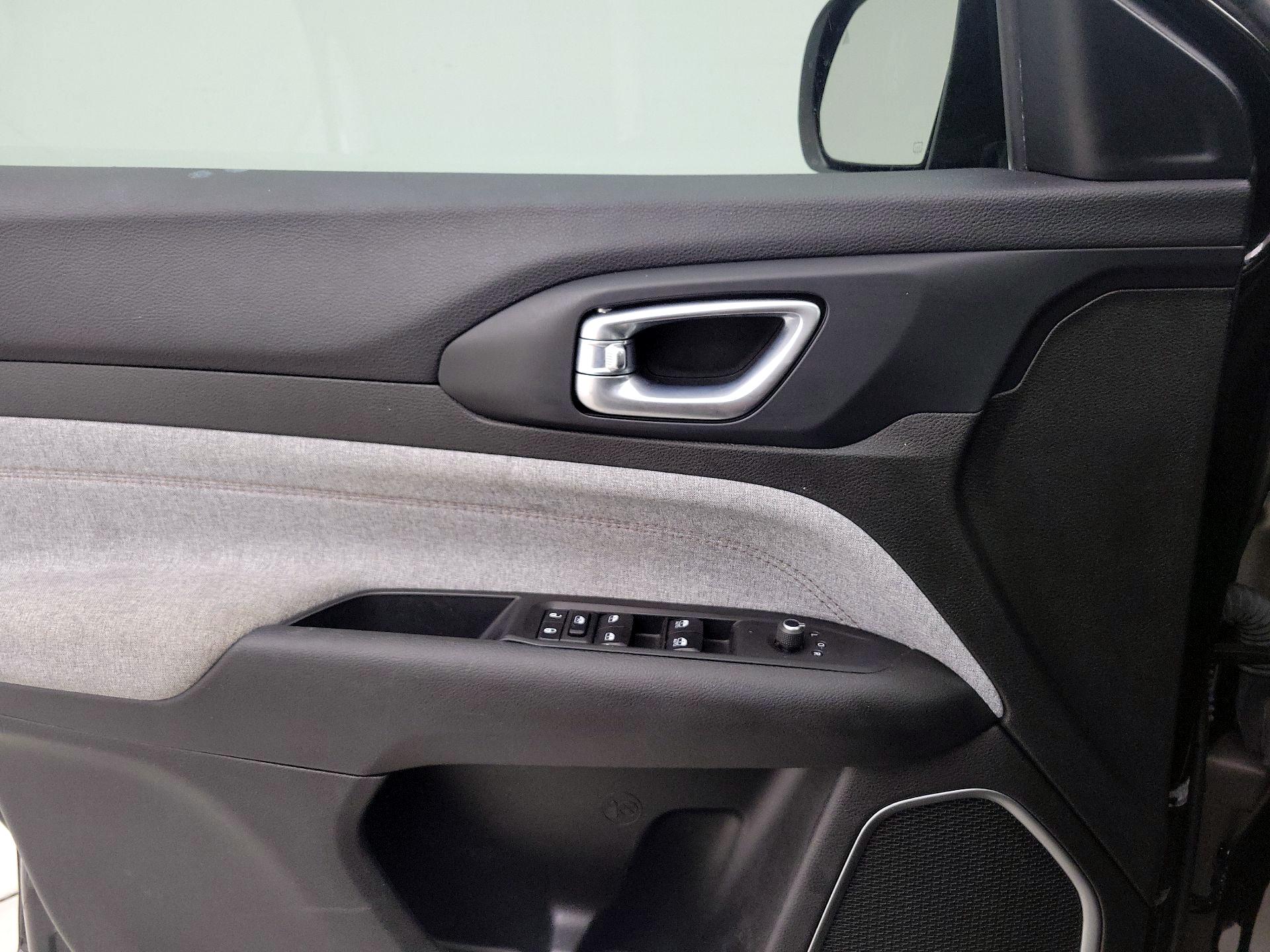 Thumbnail: 2023 Jeep Compass - 12
