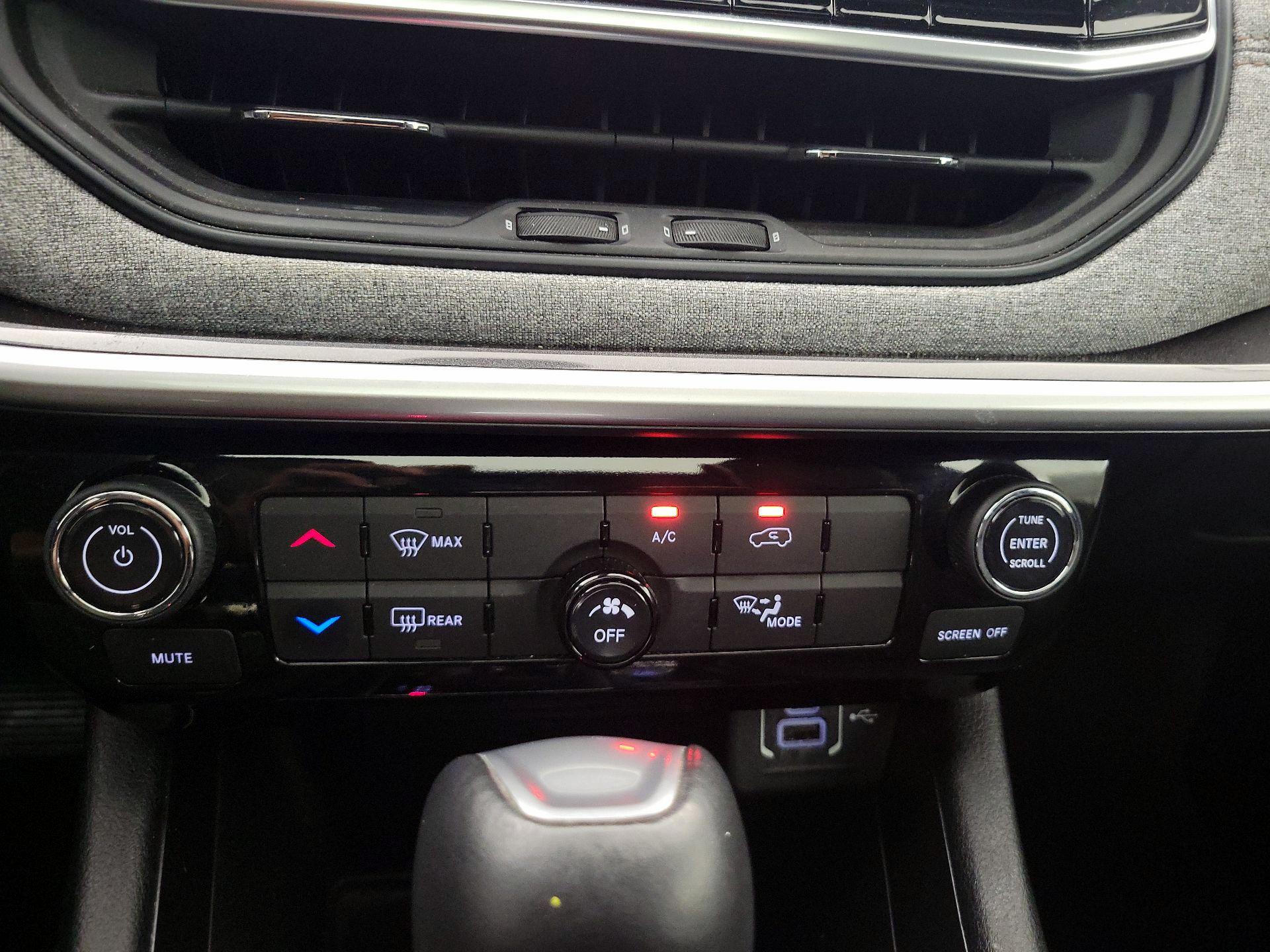 Thumbnail: 2023 Jeep Compass - 16