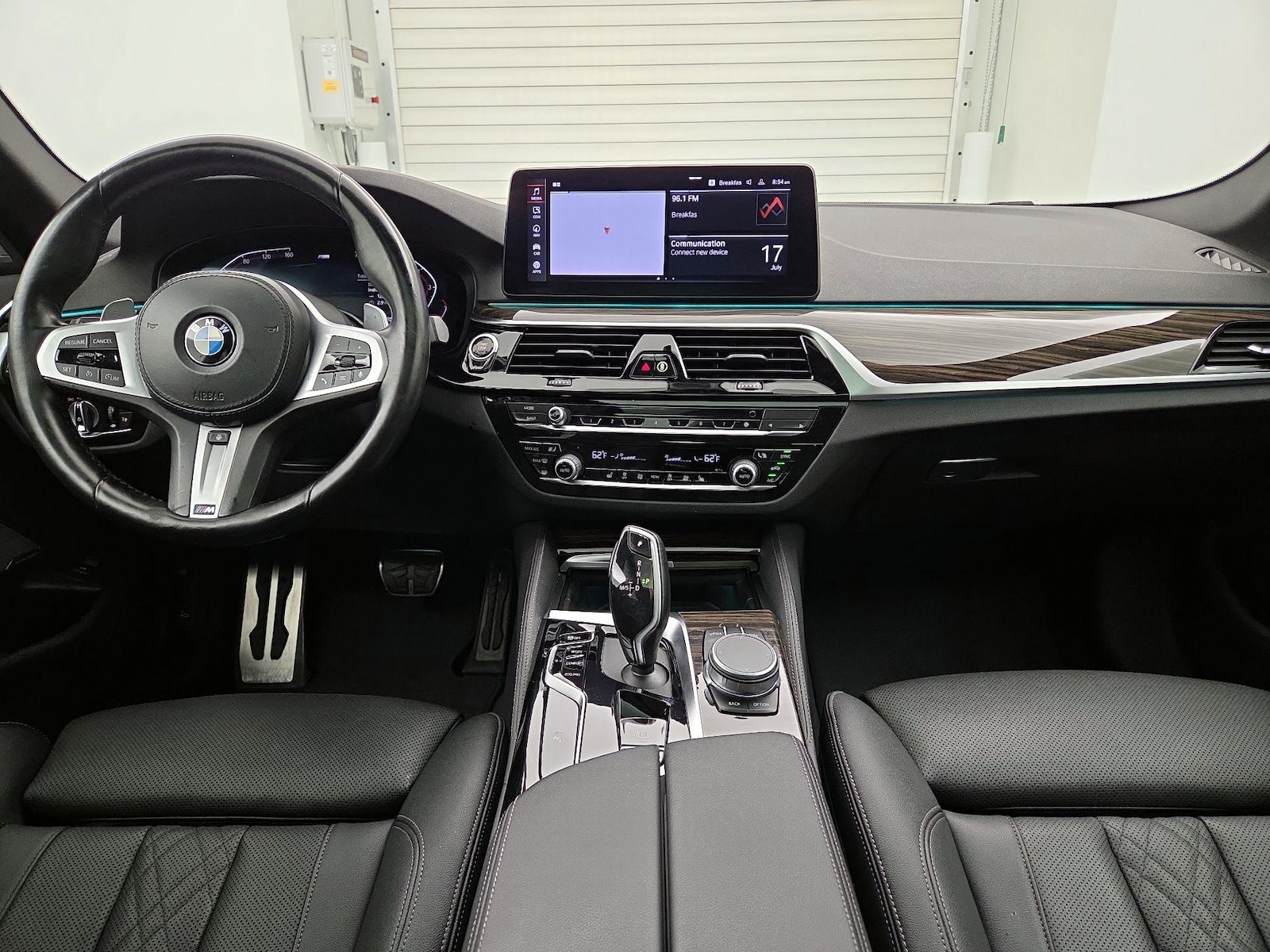 2022 BMW 5 Series 530i - Photo 10