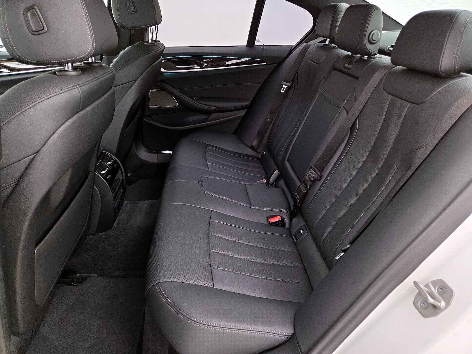 2022 BMW 5 Series 530i - Photo 22