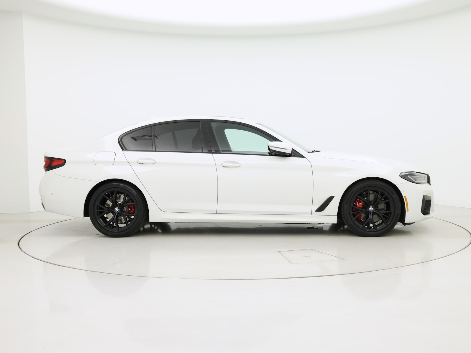 2022 BMW 5 Series 530i - Photo 8
