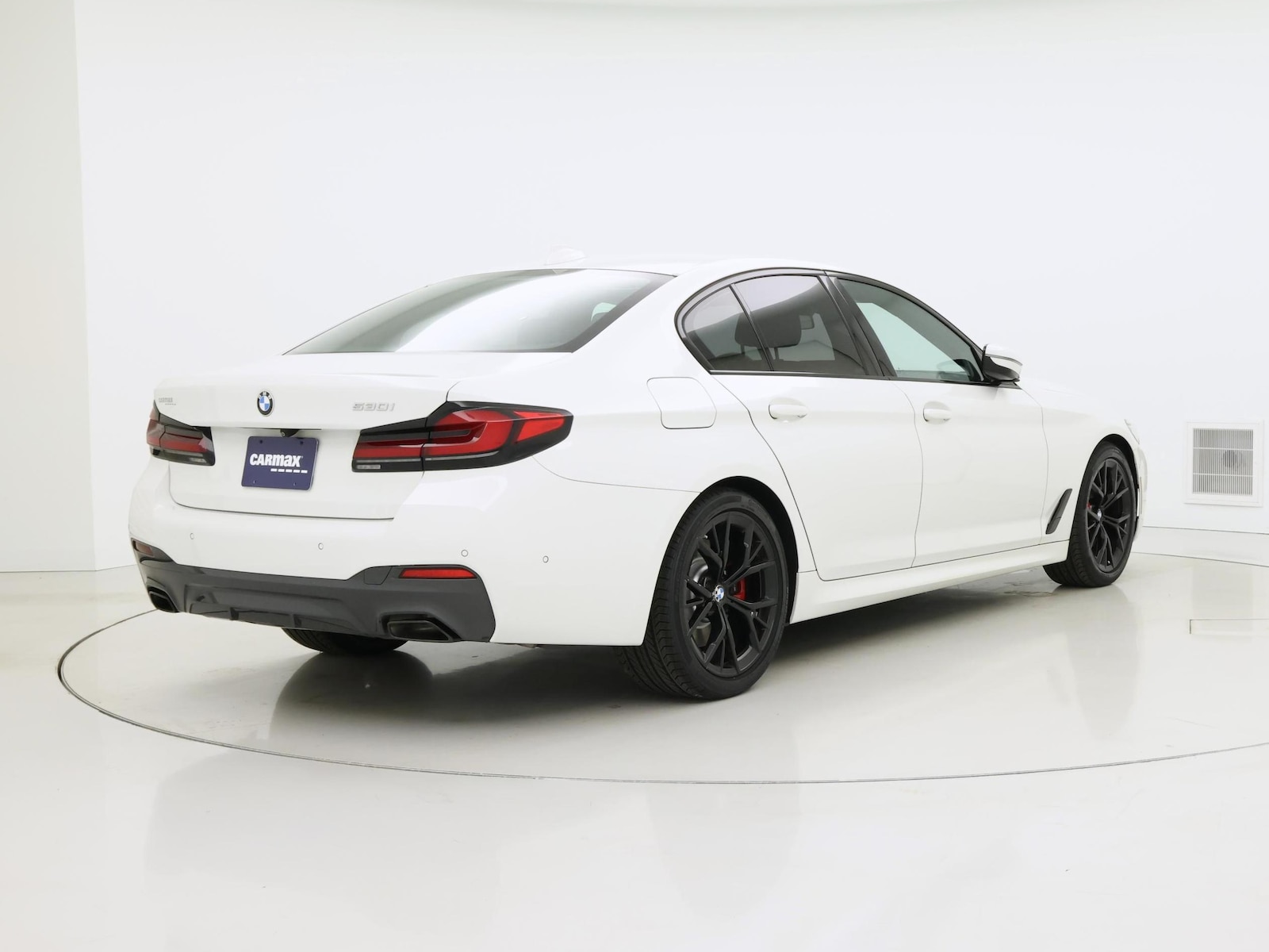 2022 BMW 5 Series 530i - Photo 9