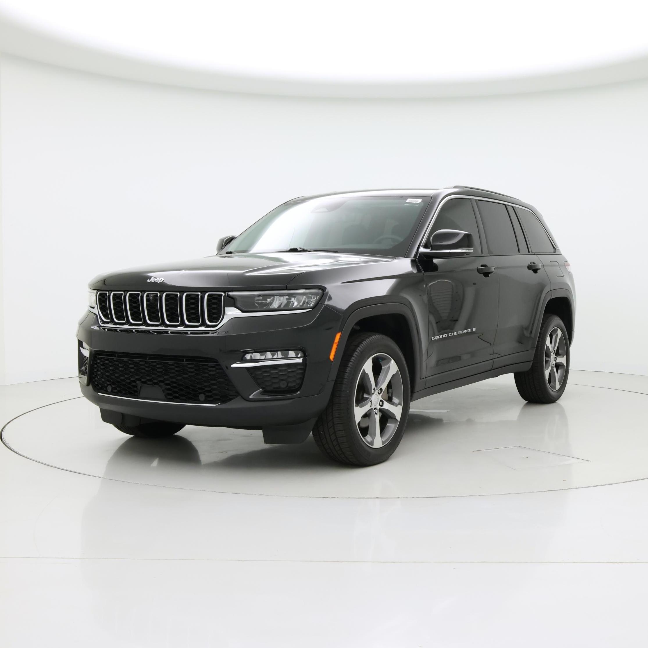 Thumbnail: 2023 Jeep Grand Cherokee - 4