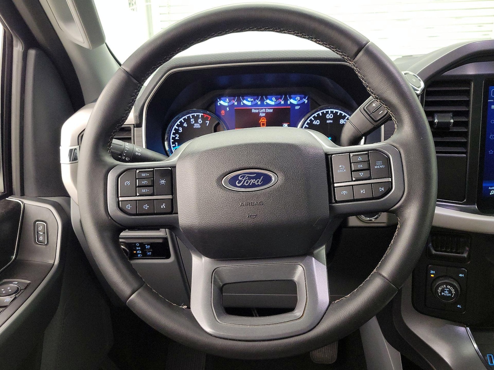 2023 Ford F-150 XLT - Photo 11