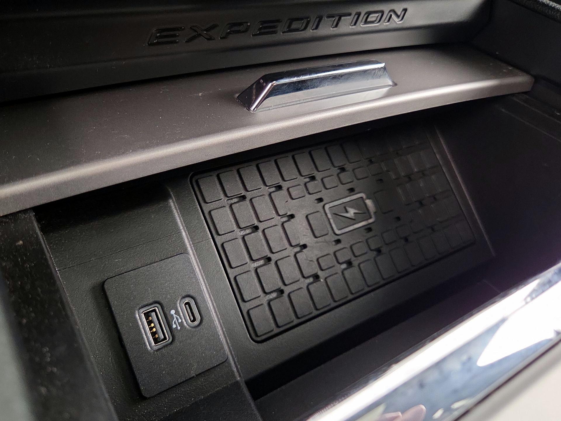 Thumbnail: 2022 Ford Expedition - 19