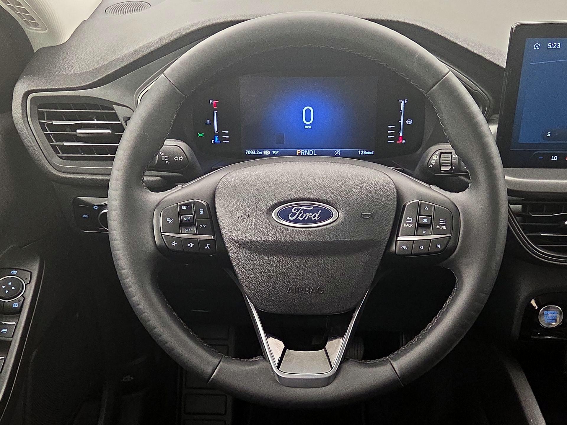 Thumbnail: 2023 Ford Escape - 10