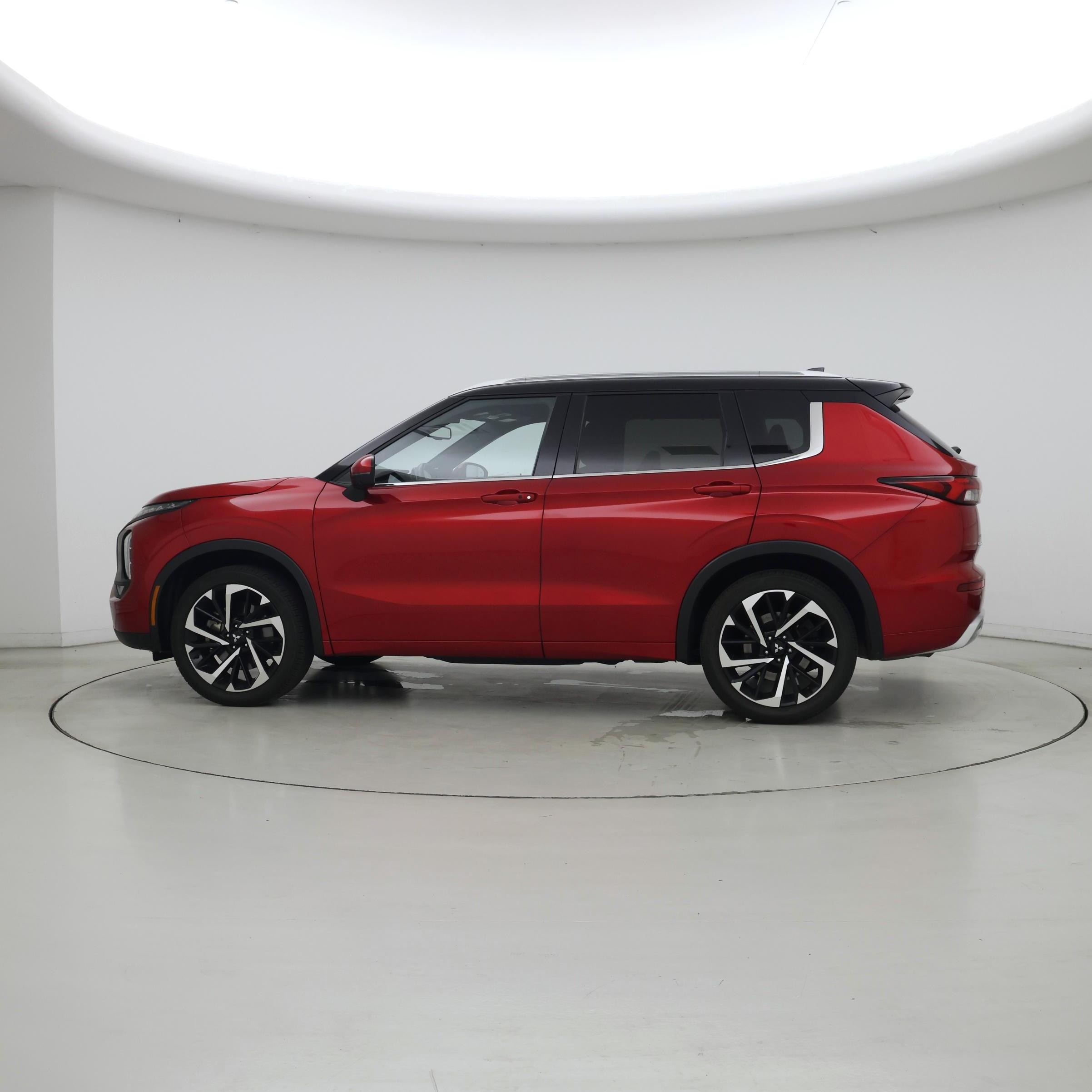 Thumbnail: 2024 Mitsubishi Outlander - 3
