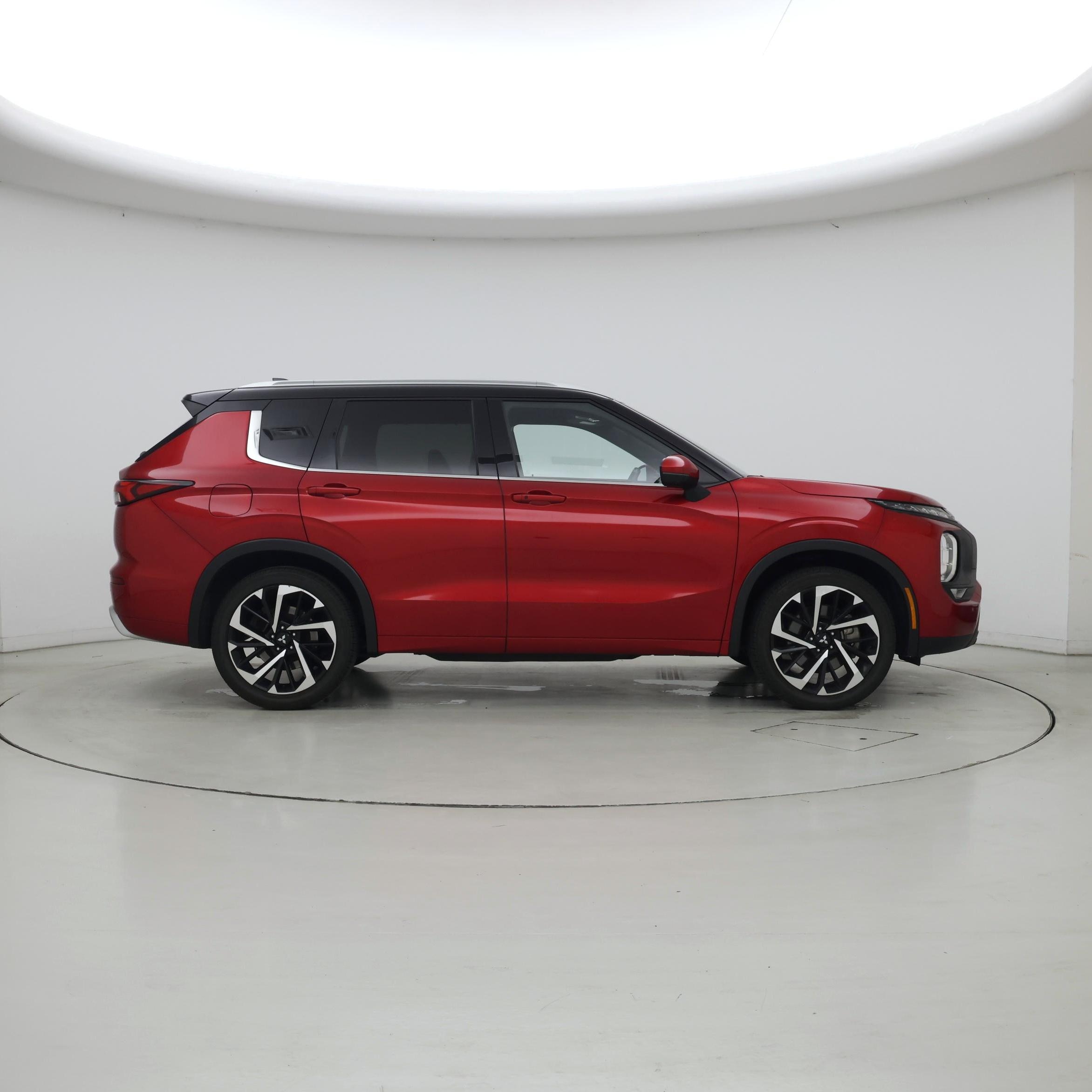 Thumbnail: 2024 Mitsubishi Outlander - 7