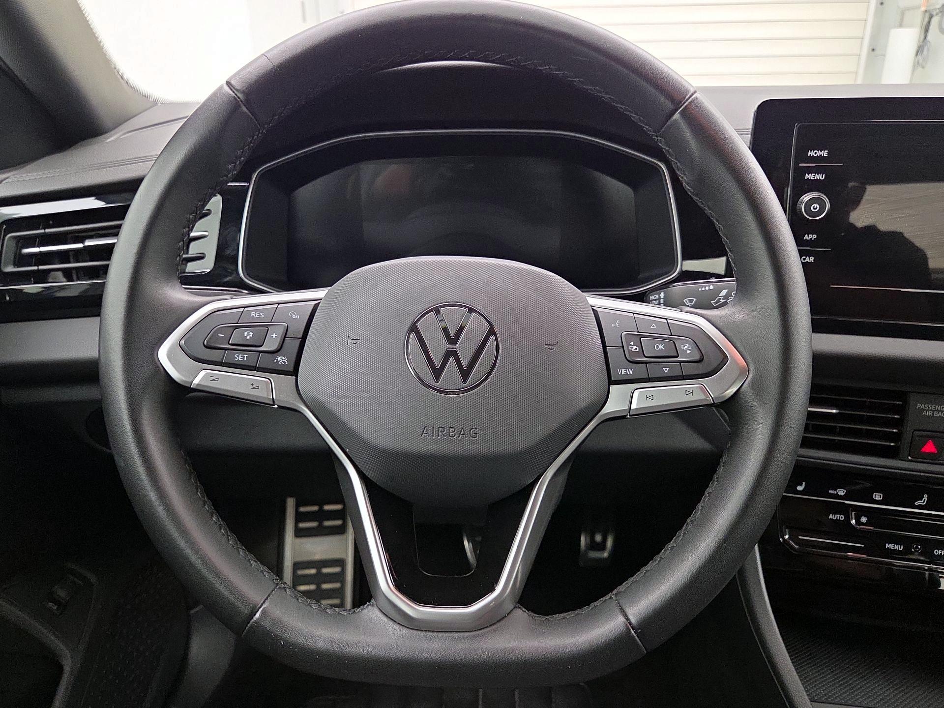 Thumbnail: 2025 Volkswagen Jetta - 10