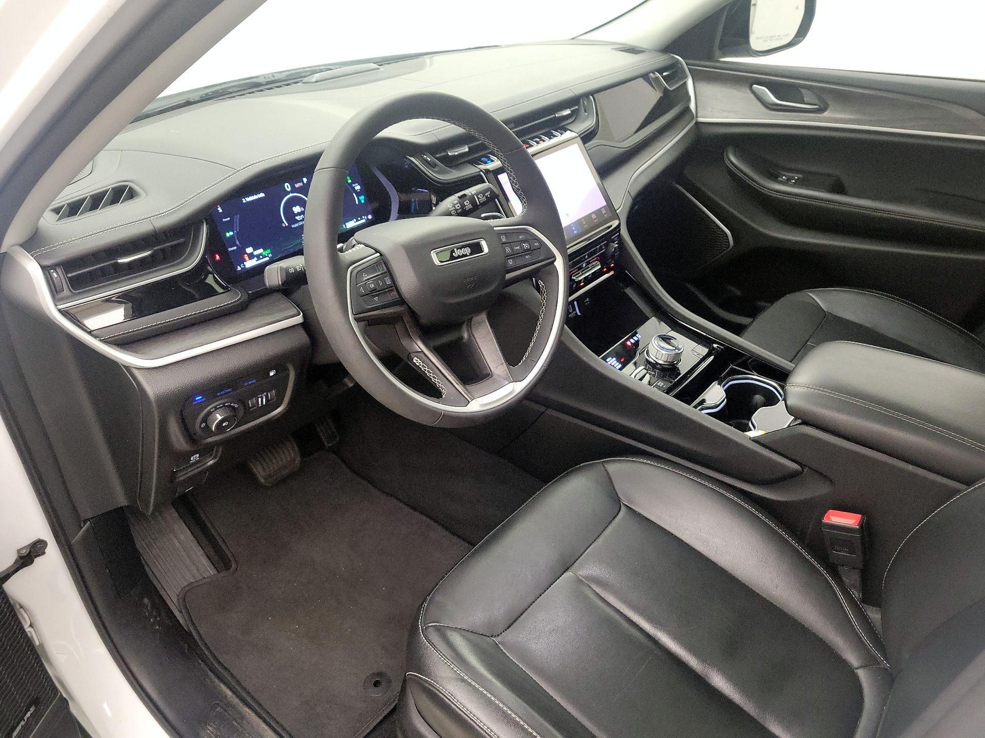 Thumbnail: 2022 Jeep Grand Cherokee - 11