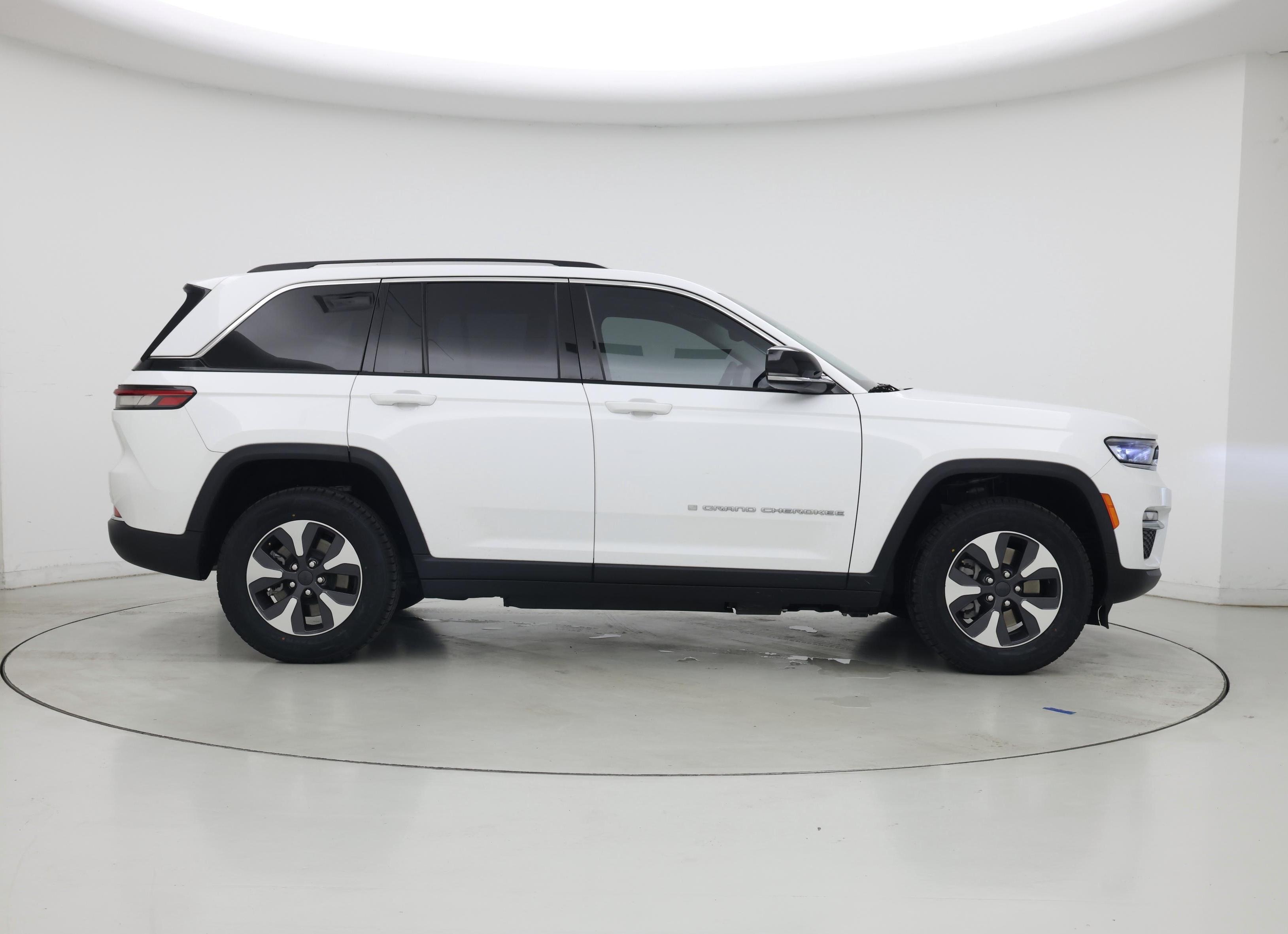 Thumbnail: 2022 Jeep Grand Cherokee - 7
