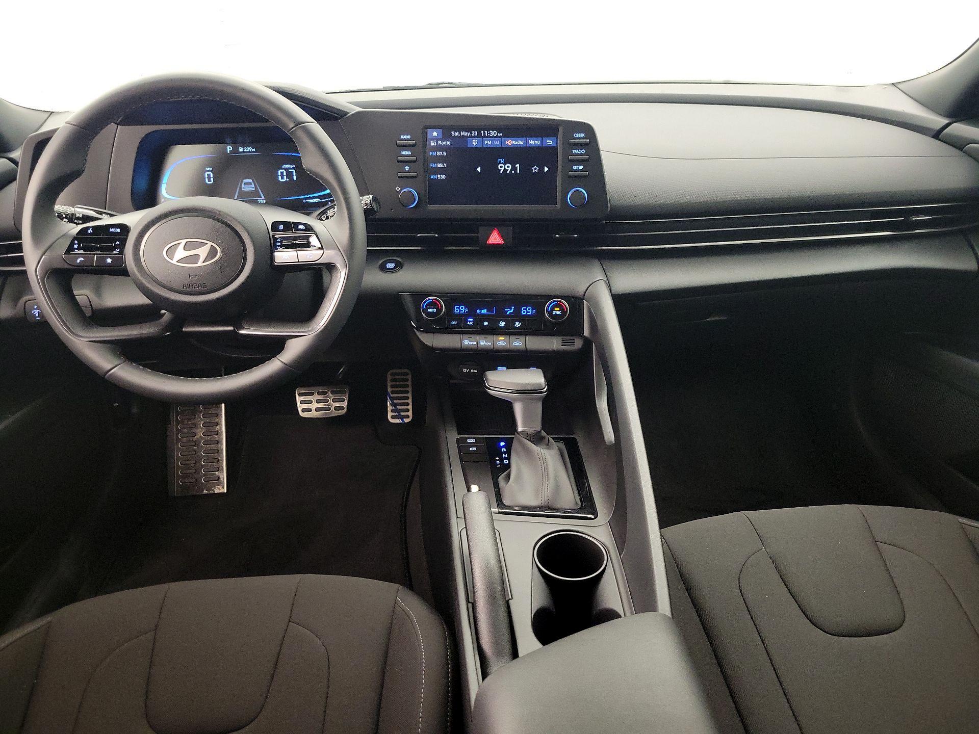 Thumbnail: 2025 Hyundai Elantra - 9
