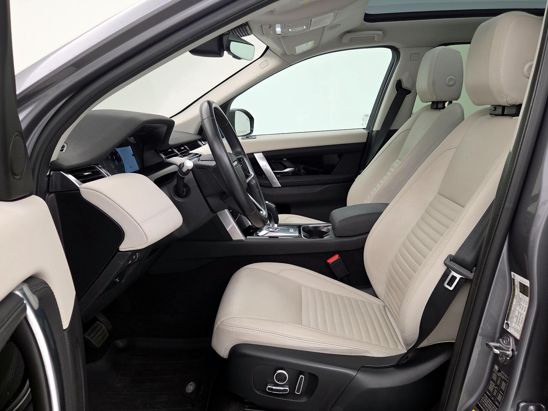 Thumbnail: 2021 Land Rover Discovery Sport - 11