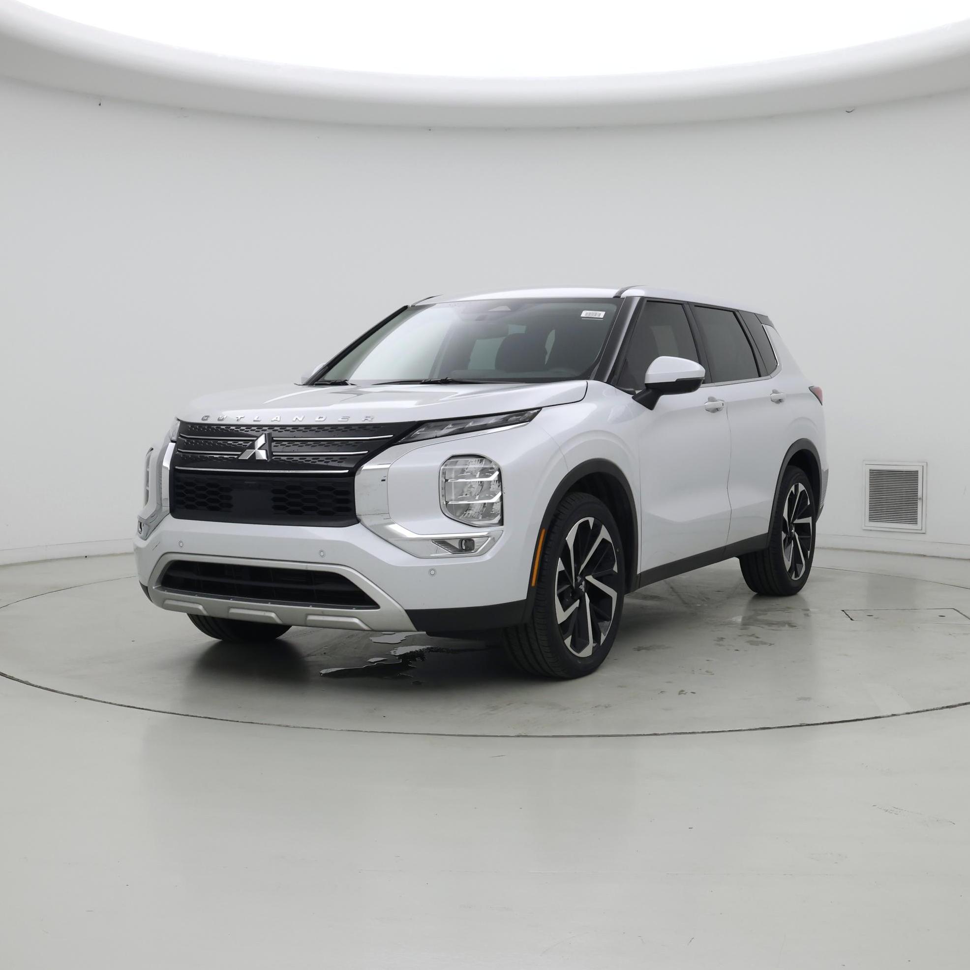 Thumbnail: 2023 Mitsubishi Outlander - 4
