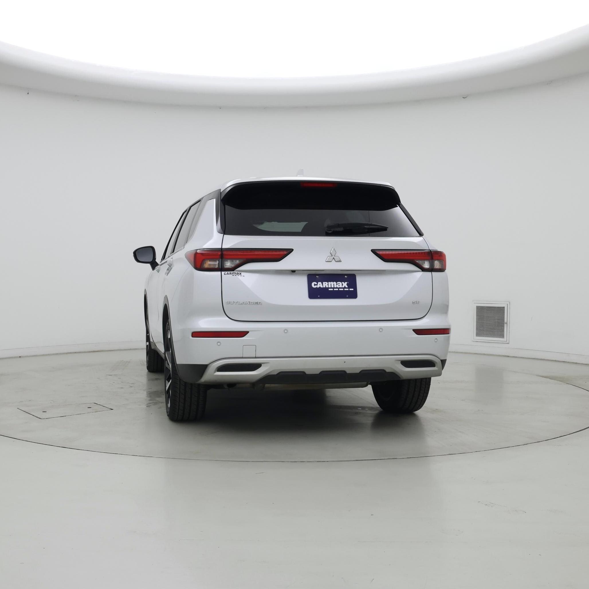 Thumbnail: 2023 Mitsubishi Outlander - 6