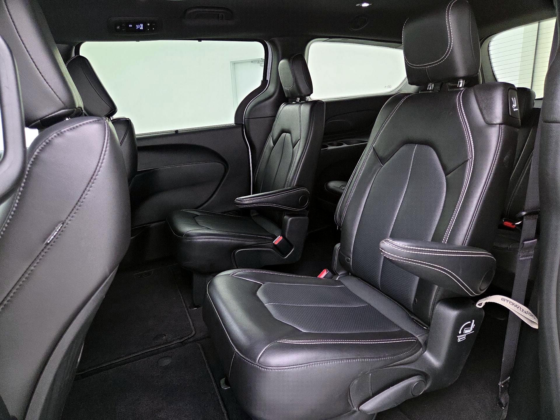 Thumbnail: 2025 Chrysler Pacifica - 19