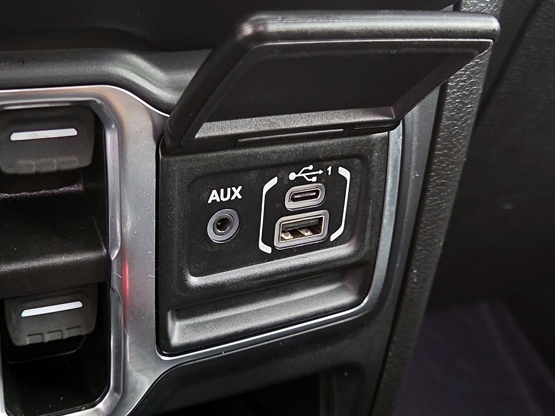 Thumbnail: 2022 Jeep Gladiator - 19
