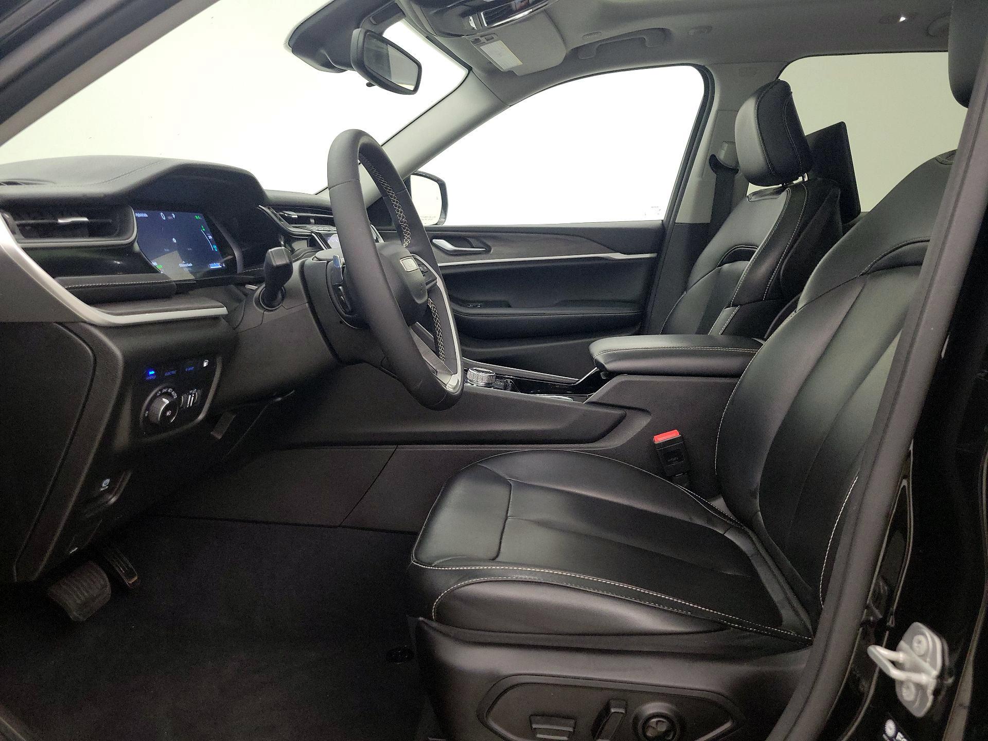 Thumbnail: 2023 Jeep Grand Cherokee - 11