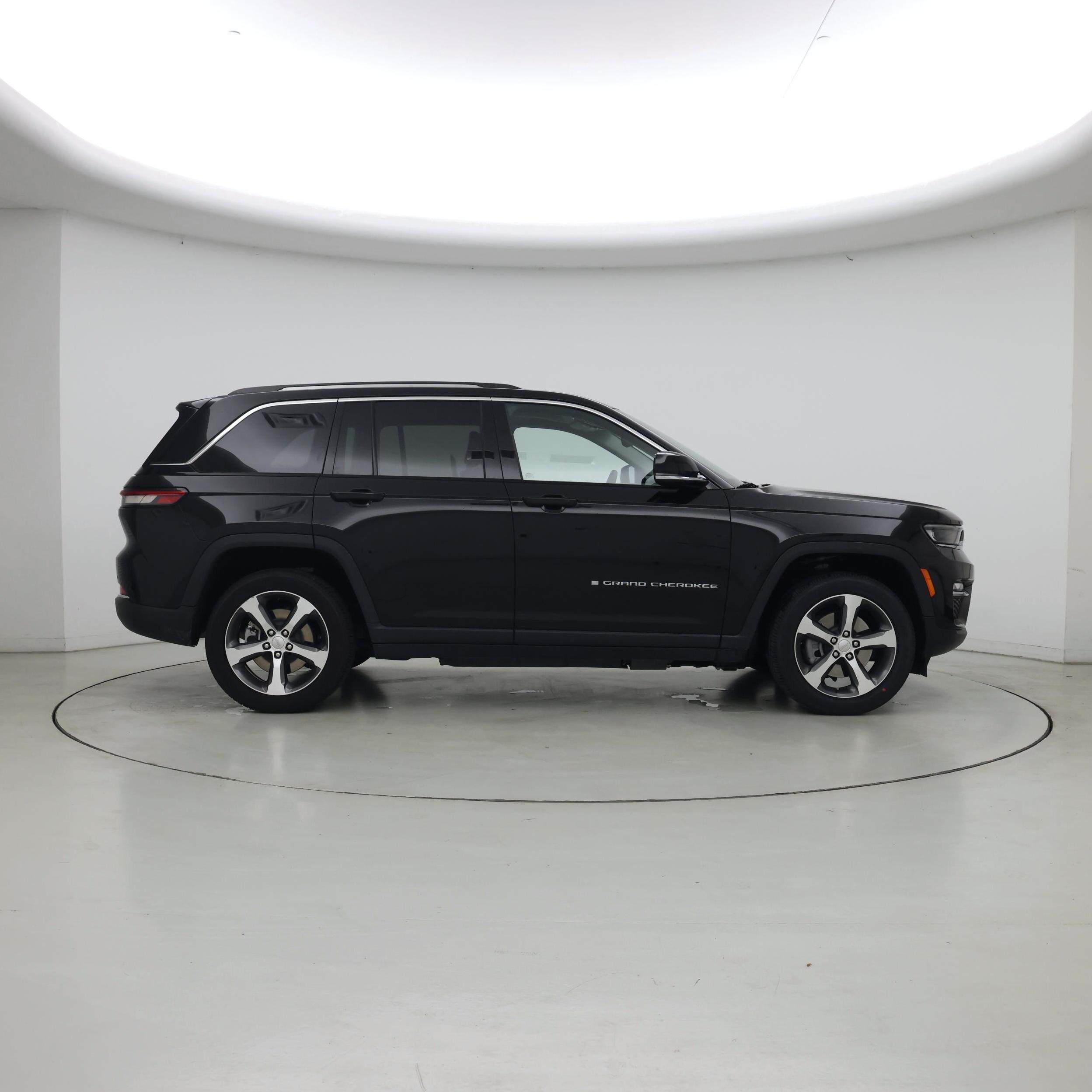Thumbnail: 2023 Jeep Grand Cherokee - 7