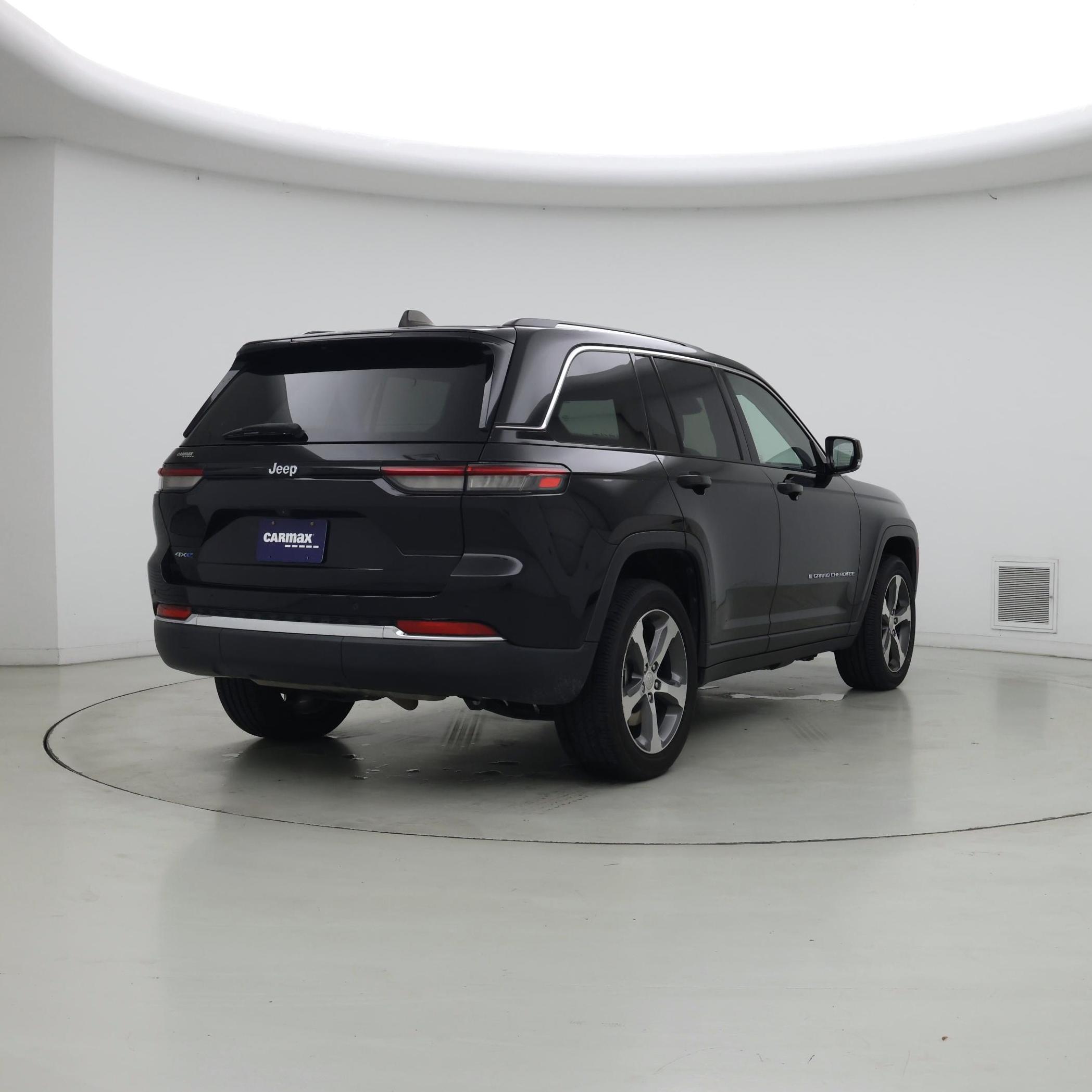 Thumbnail: 2023 Jeep Grand Cherokee - 8