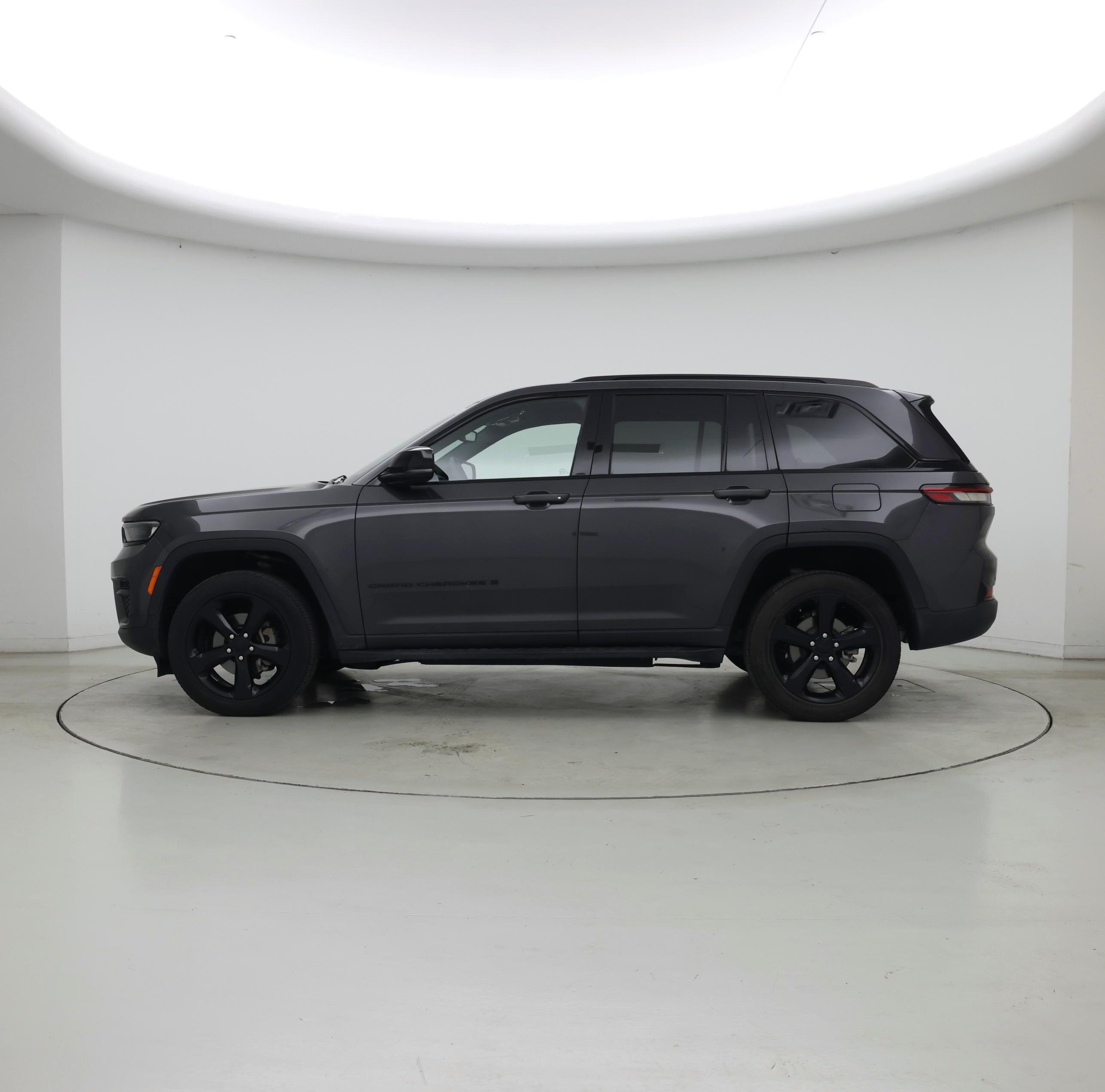 Thumbnail: 2023 Jeep Grand Cherokee - 3