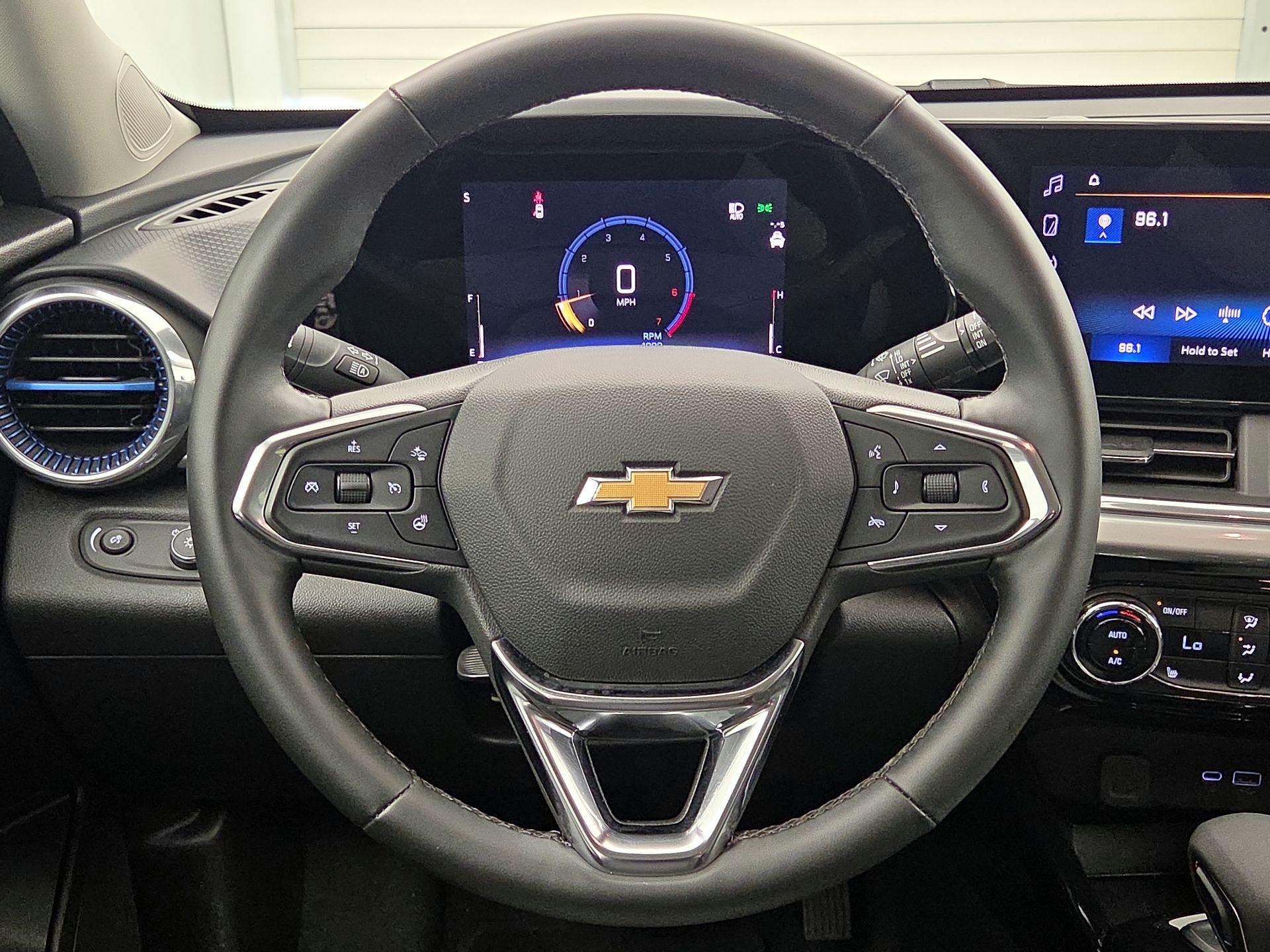 Thumbnail: 2025 Chevrolet Trax - 10