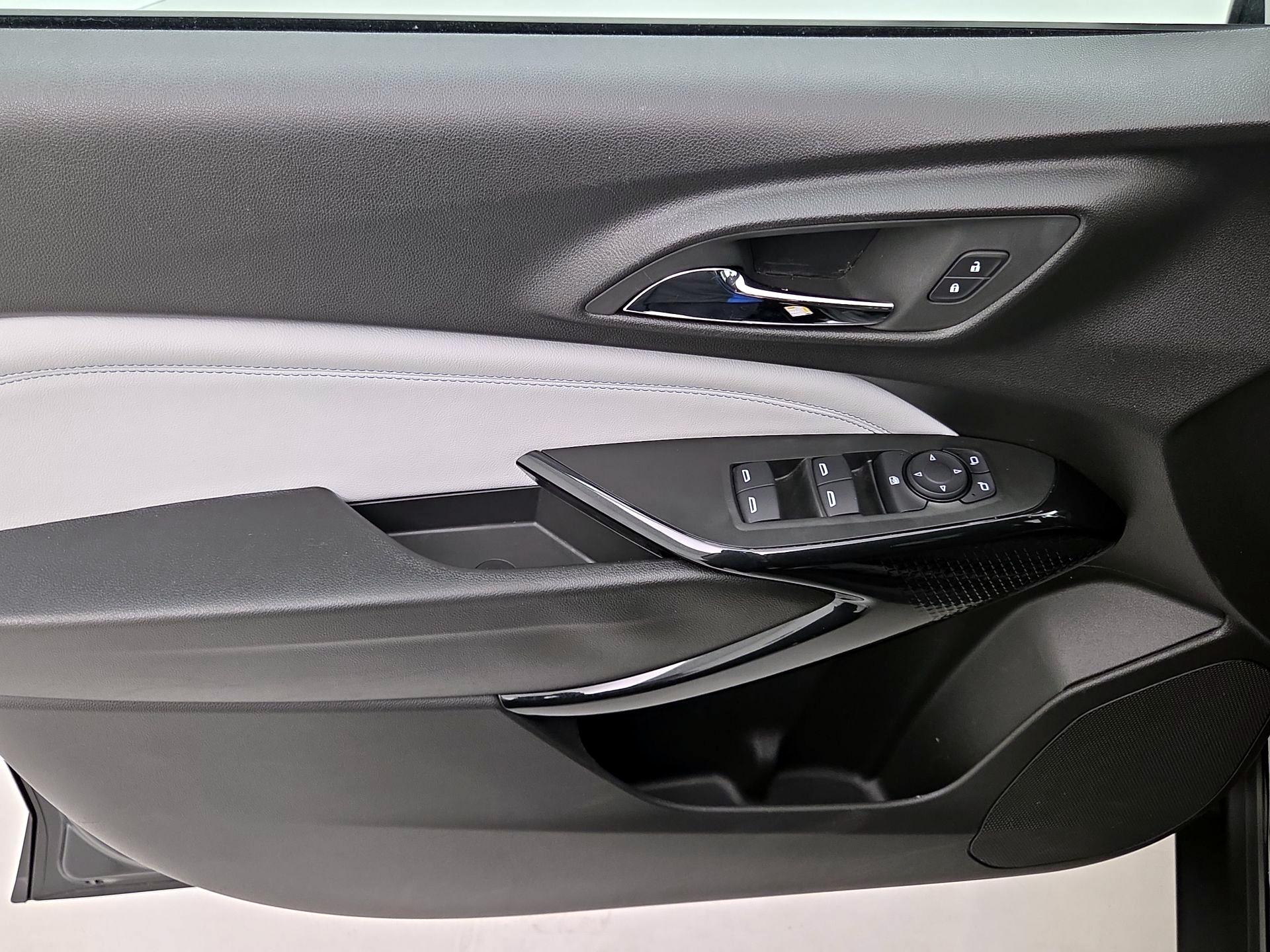 Thumbnail: 2025 Chevrolet Trax - 12