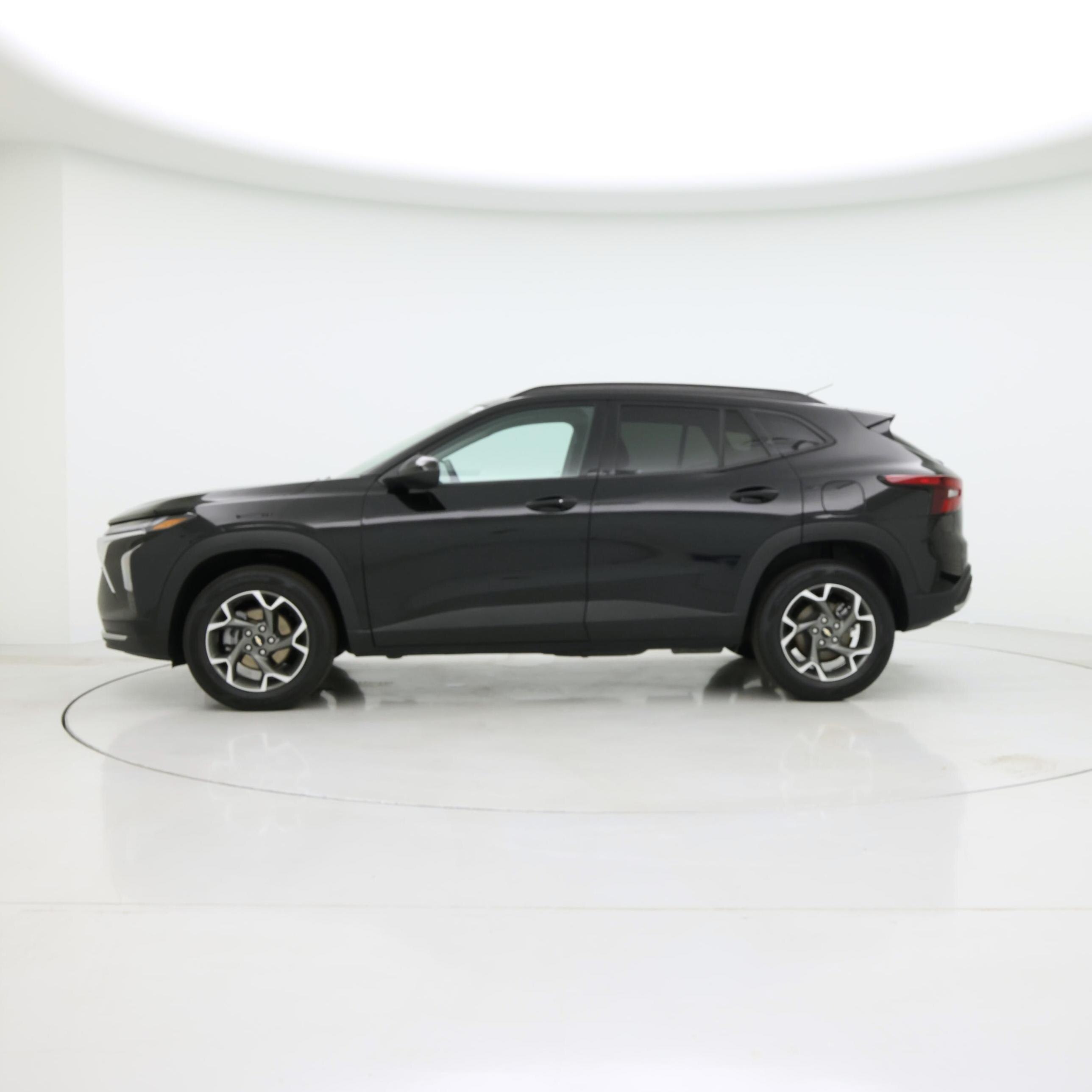 Thumbnail: 2025 Chevrolet Trax - 3