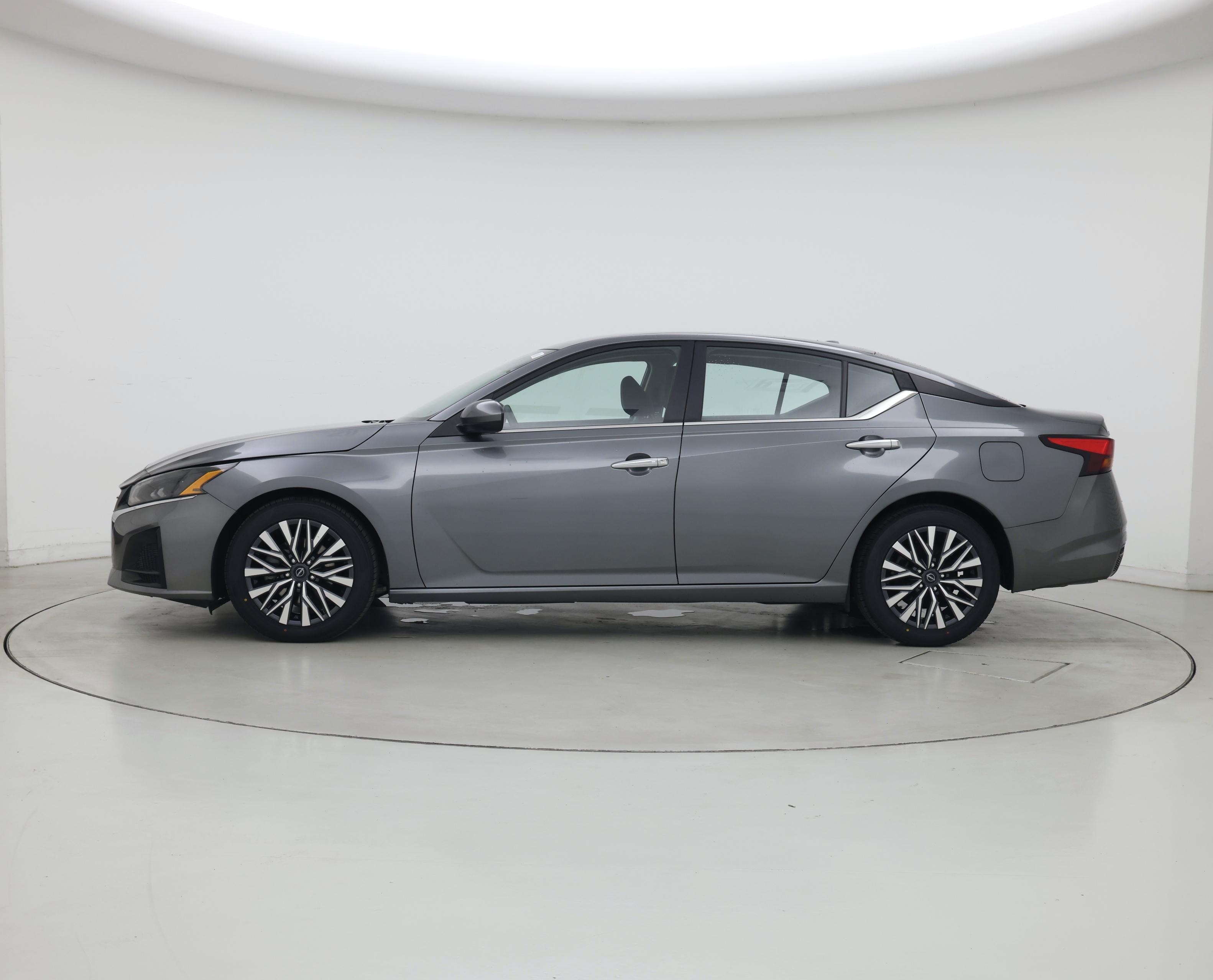 Thumbnail: 2023 Nissan Altima - 3