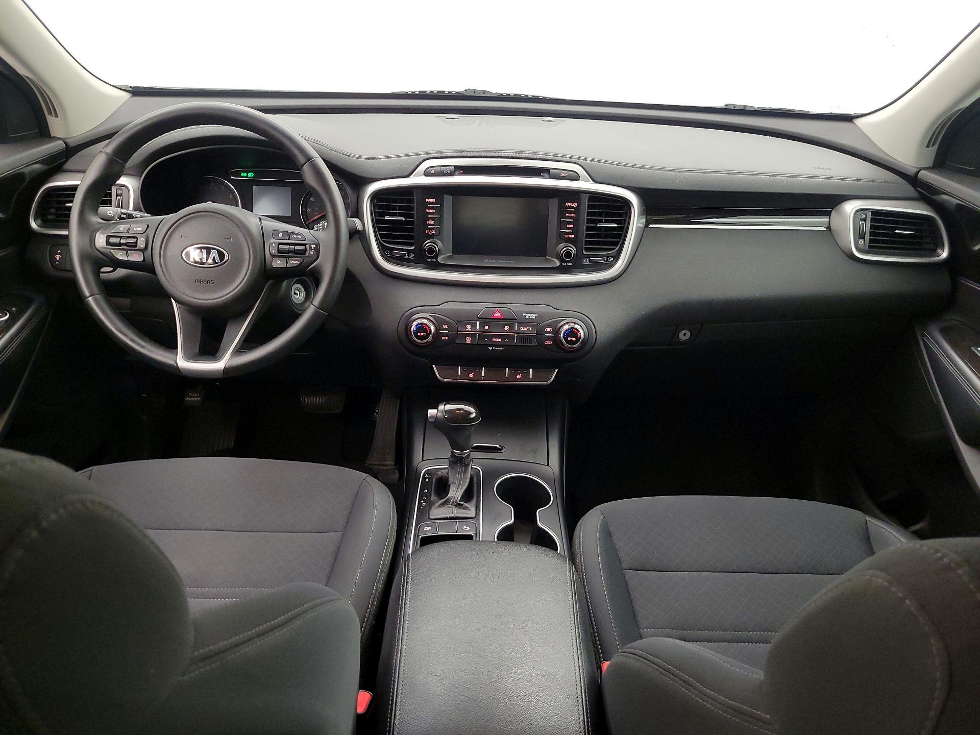 Thumbnail: 2017 Kia Sorento - 9
