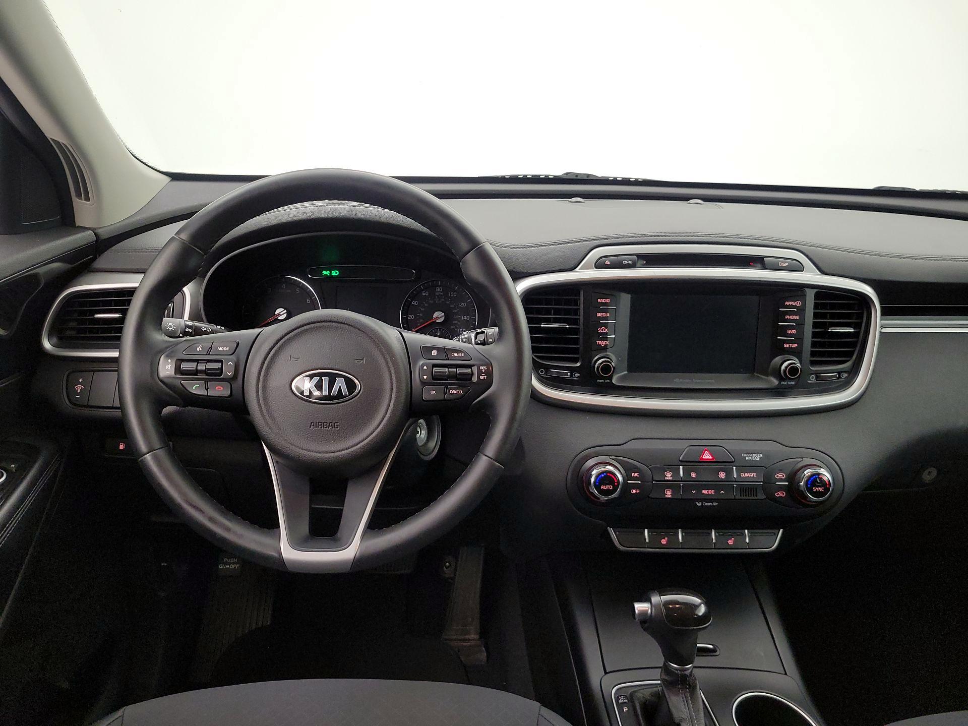Thumbnail: 2017 Kia Sorento - 10