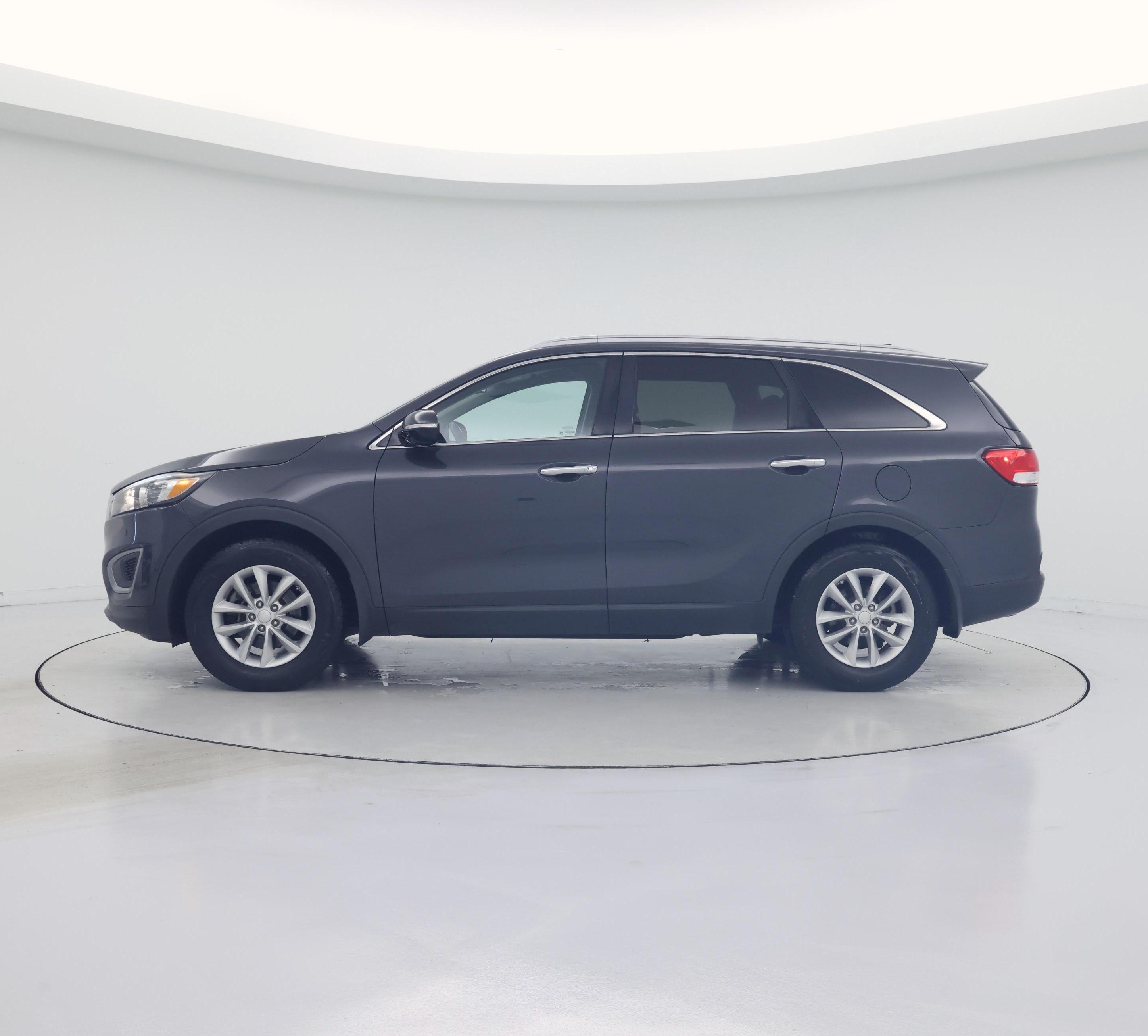 Thumbnail: 2017 Kia Sorento - 3
