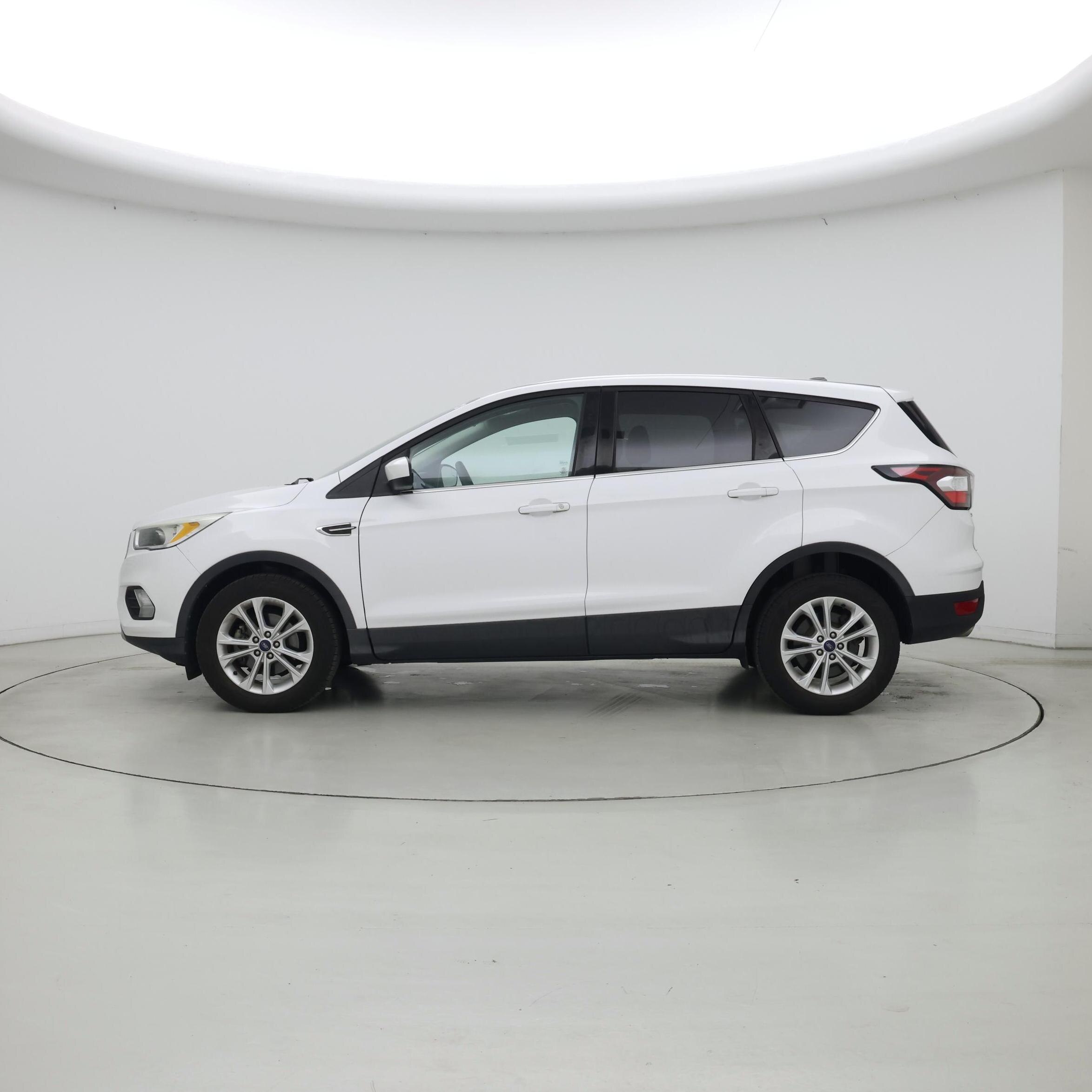 Thumbnail: 2017 Ford Escape - 3