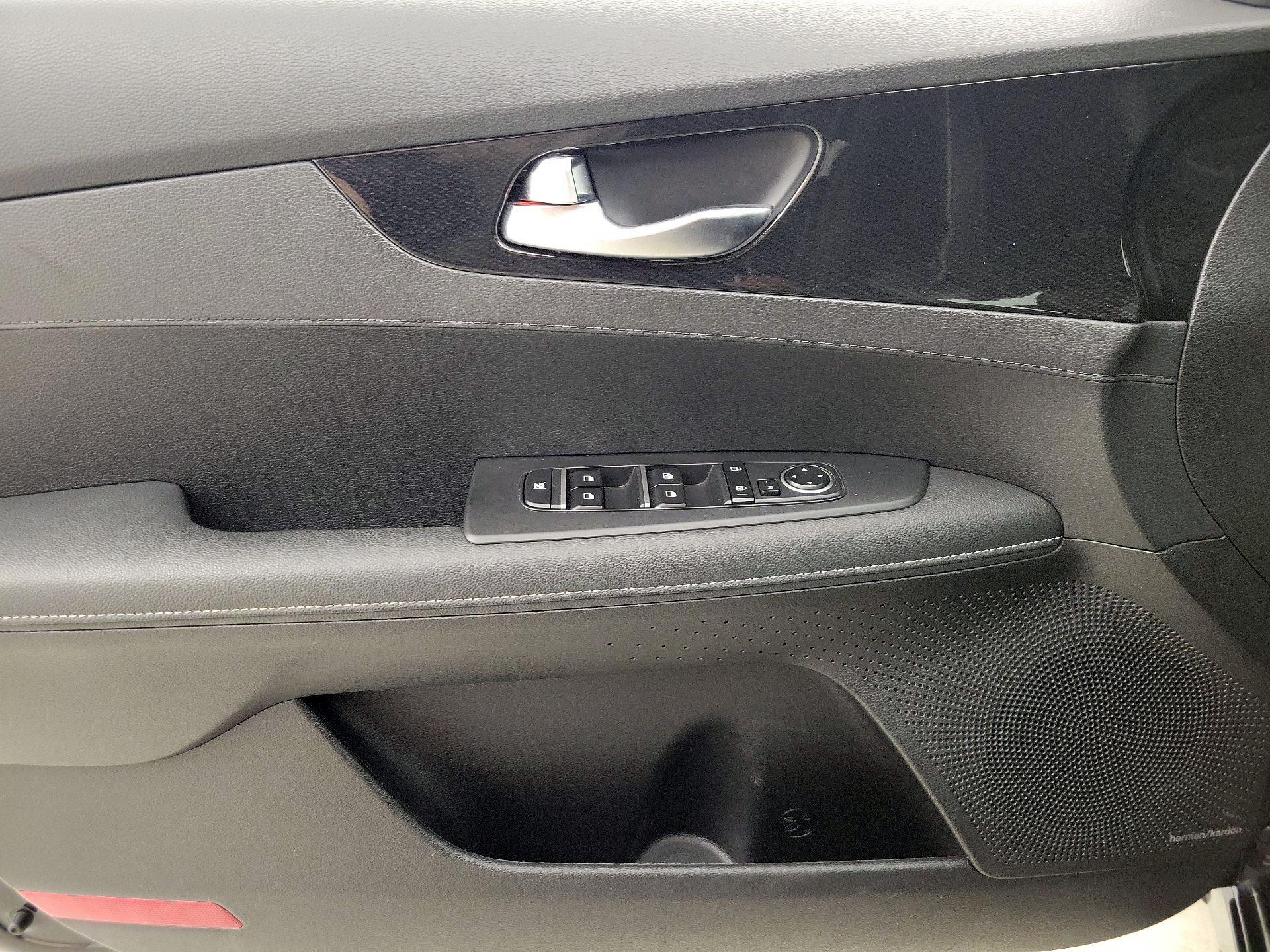 Thumbnail: 2023 Kia Forte - 12