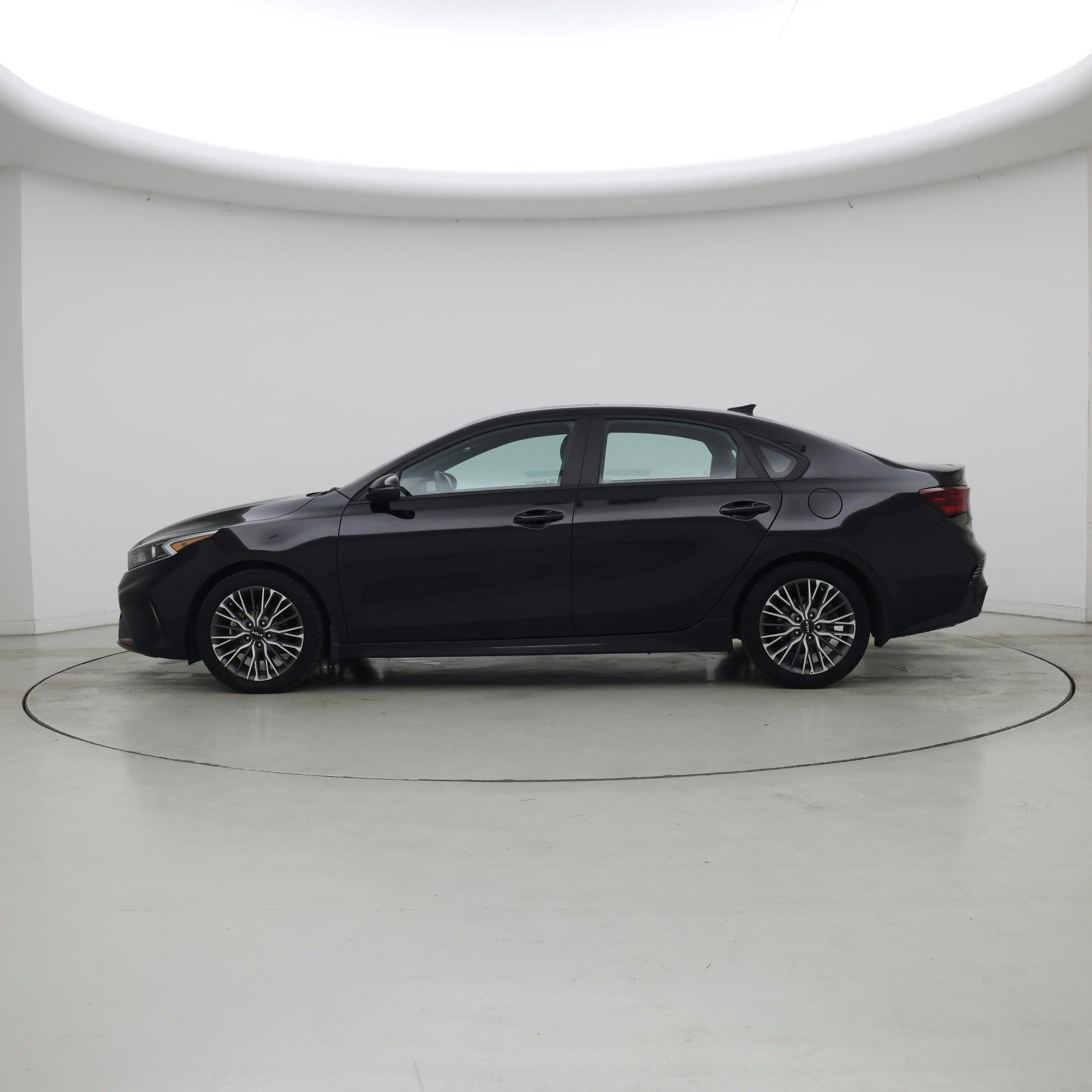 Thumbnail: 2023 Kia Forte - 3