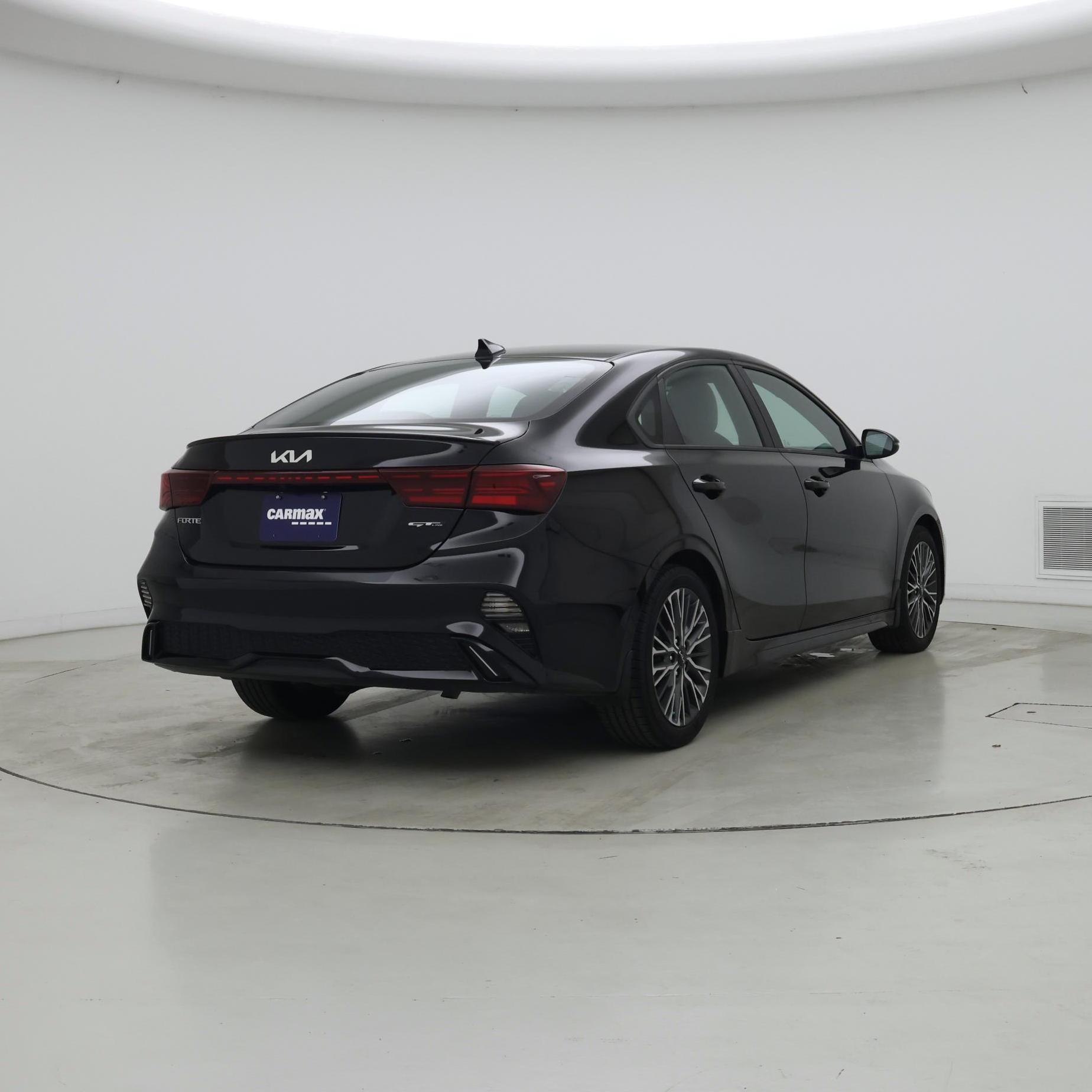 Thumbnail: 2023 Kia Forte - 8