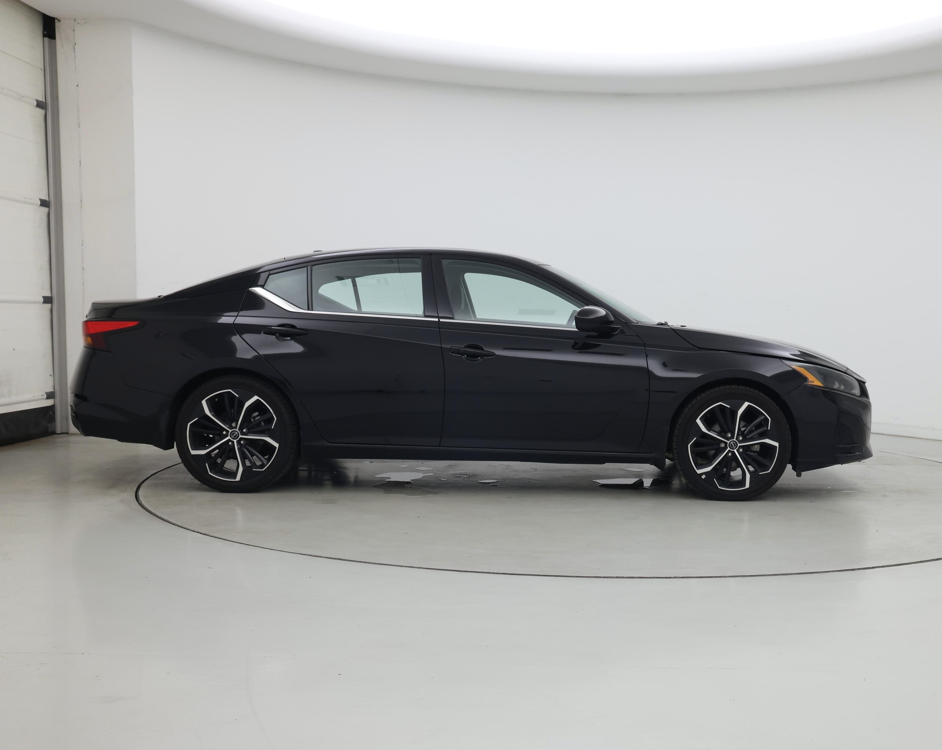 Thumbnail: 2023 Nissan Altima - 7