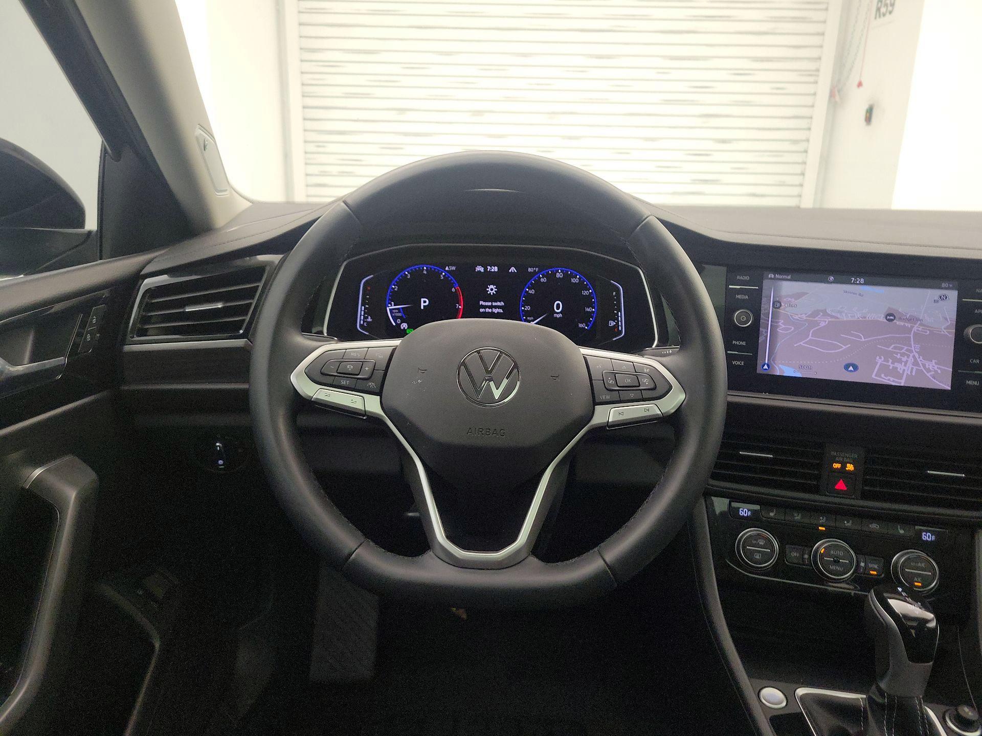 Thumbnail: 2023 Volkswagen Jetta - 10