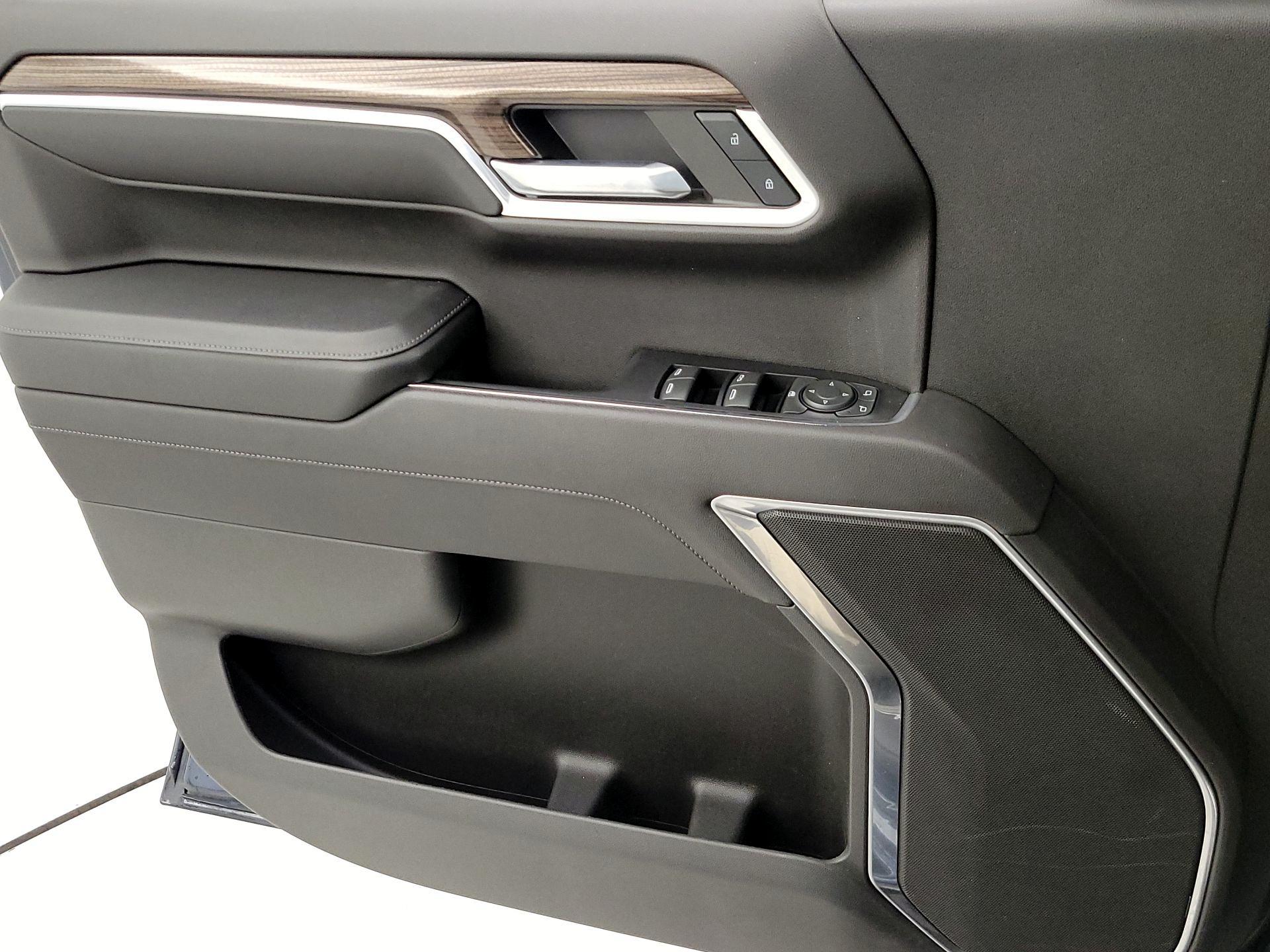 Thumbnail: 2022 Chevrolet Silverado 1500 - 12