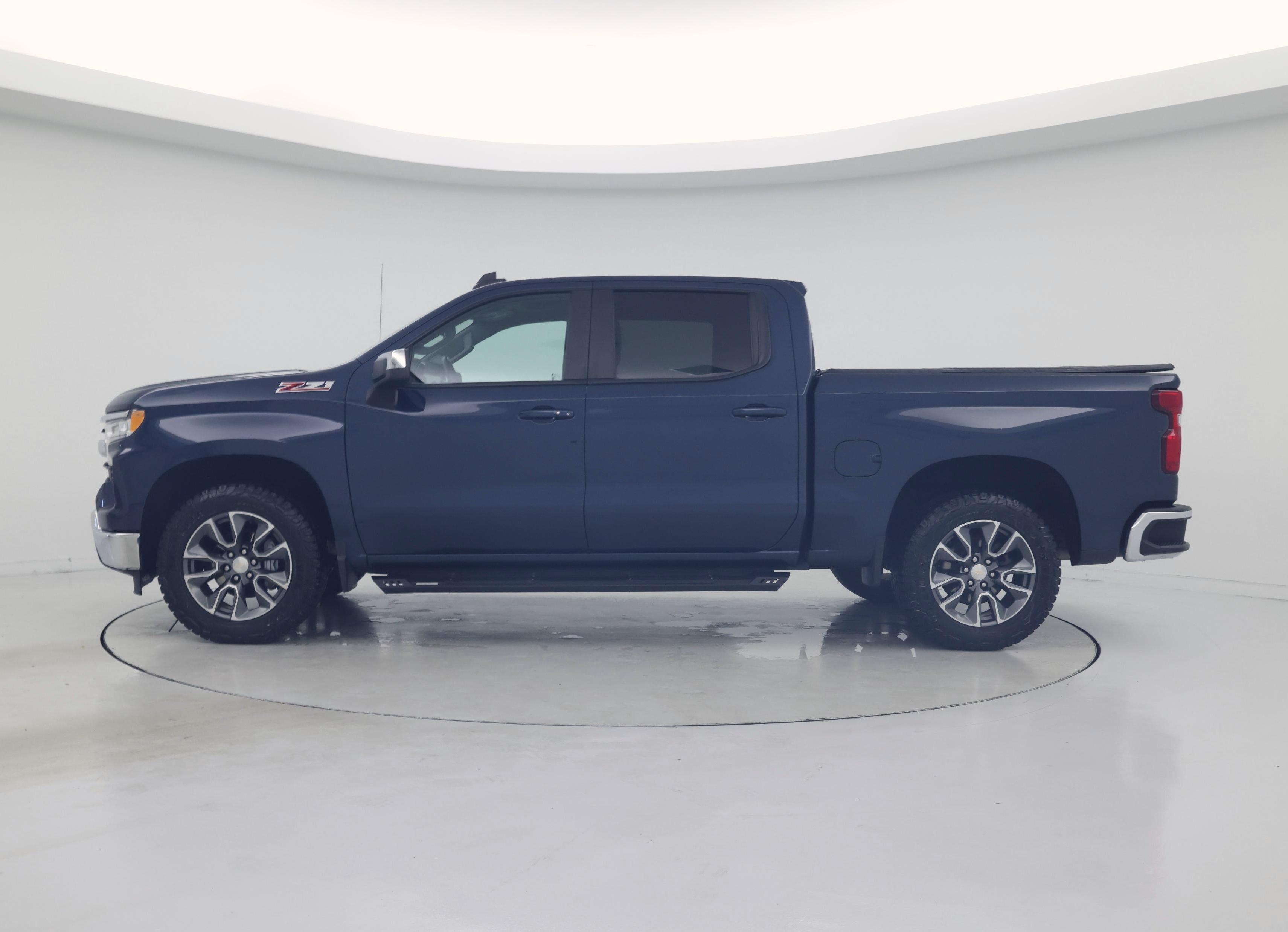 Thumbnail: 2022 Chevrolet Silverado 1500 - 3