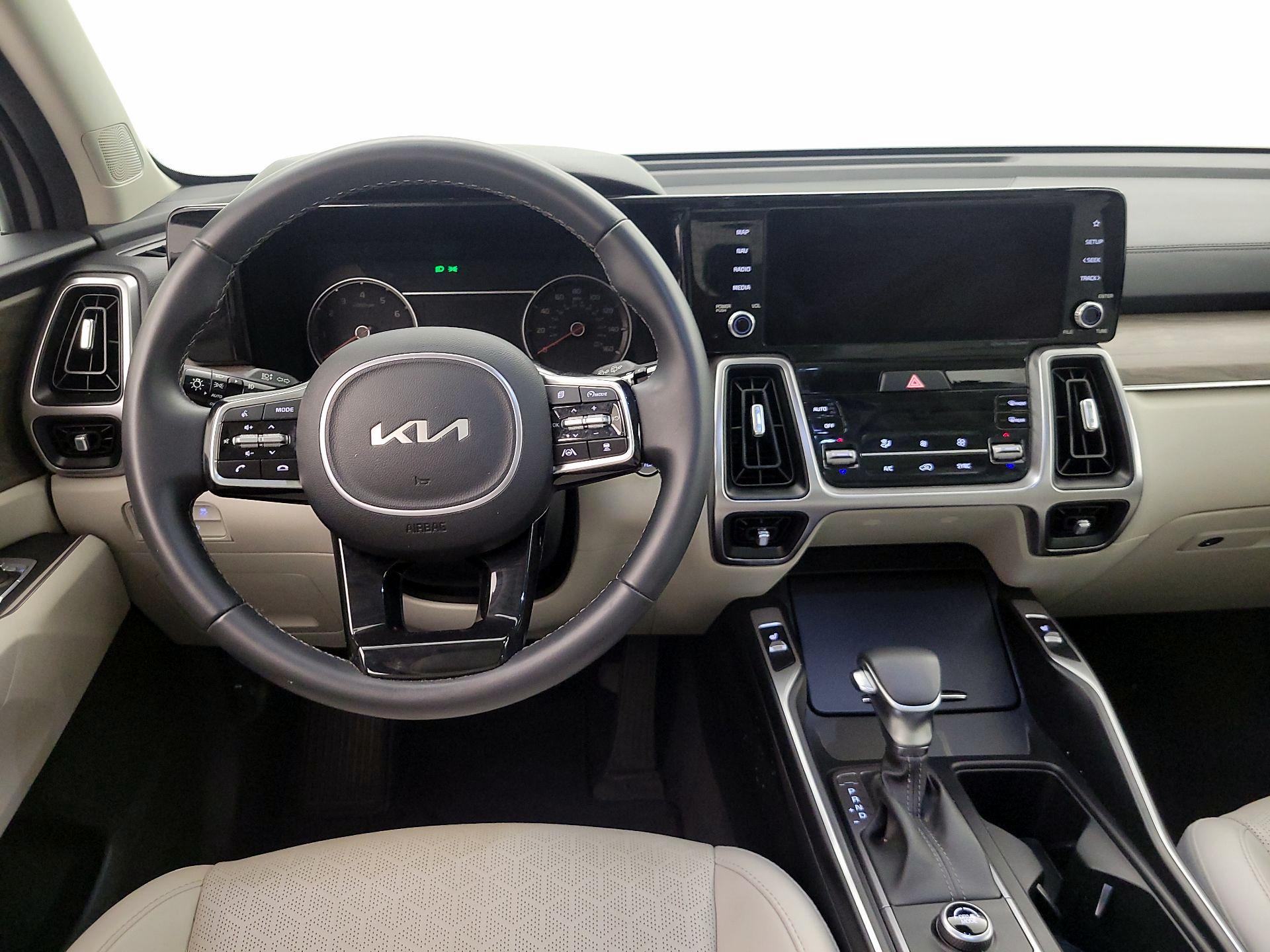 Thumbnail: 2023 Kia Sorento - 10