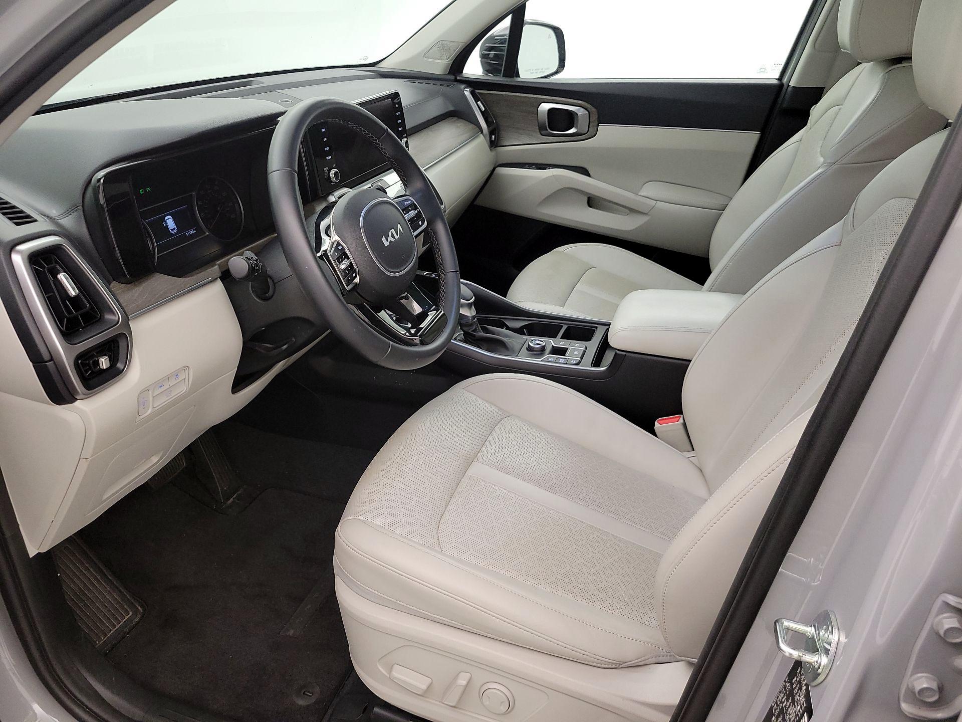 Thumbnail: 2023 Kia Sorento - 11