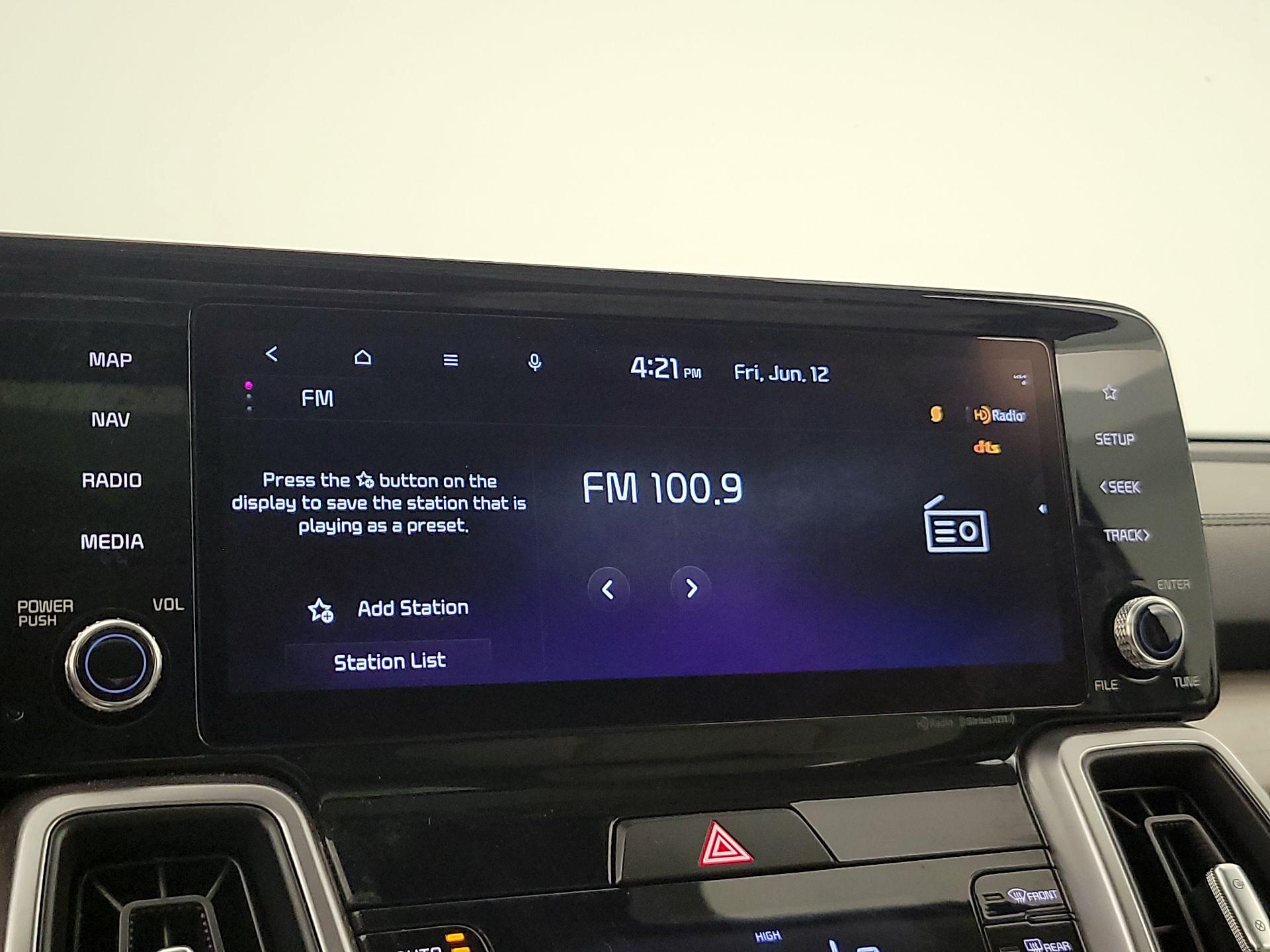 Thumbnail: 2023 Kia Sorento - 16